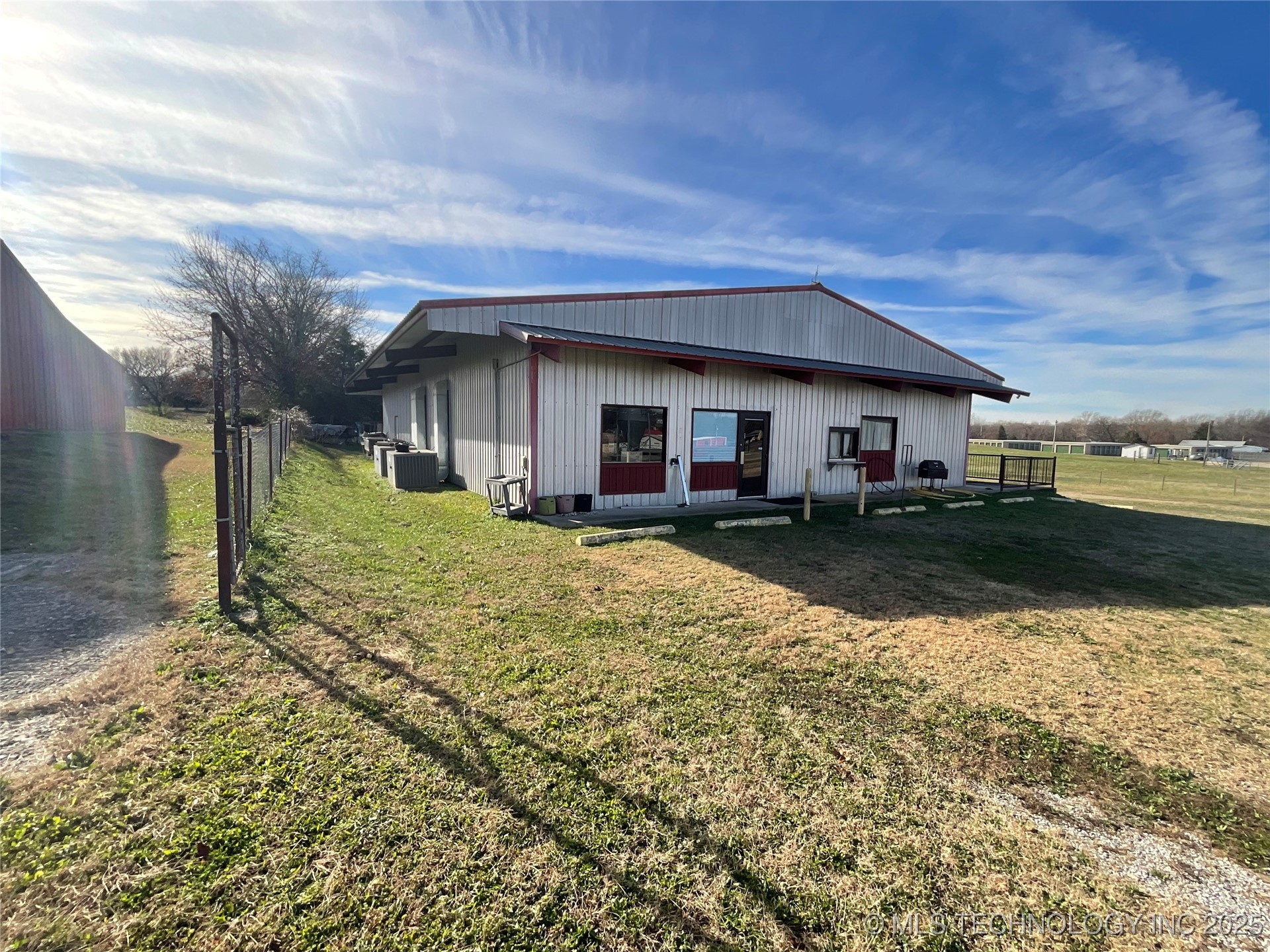 455 W Tulsa Property Photo 10