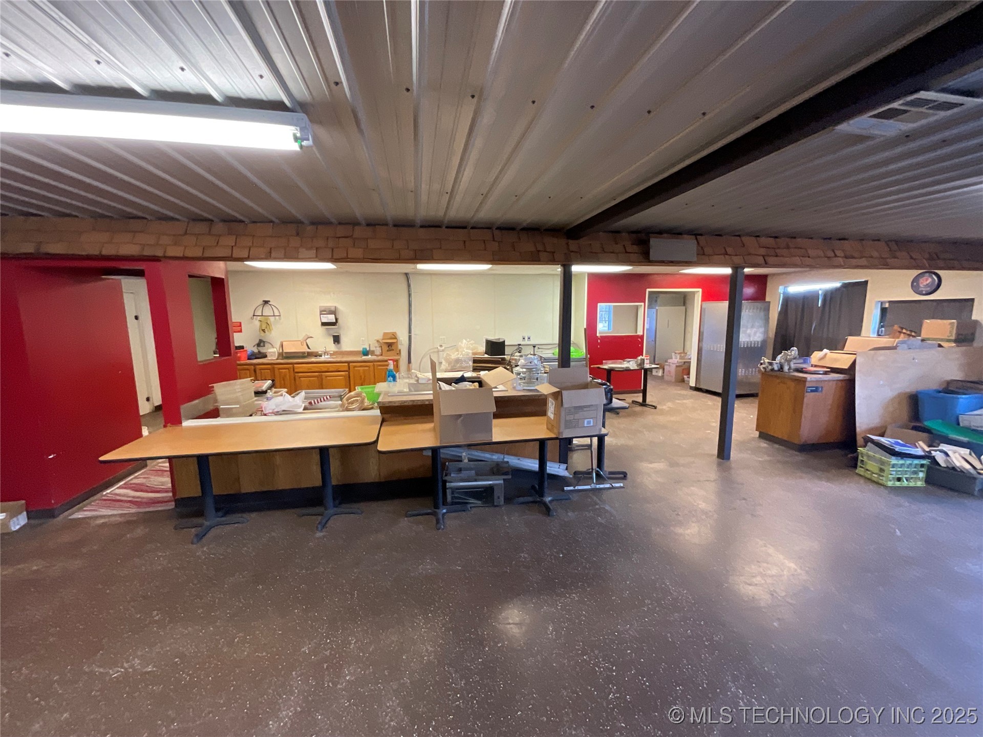 455 W Tulsa Property Photo 31