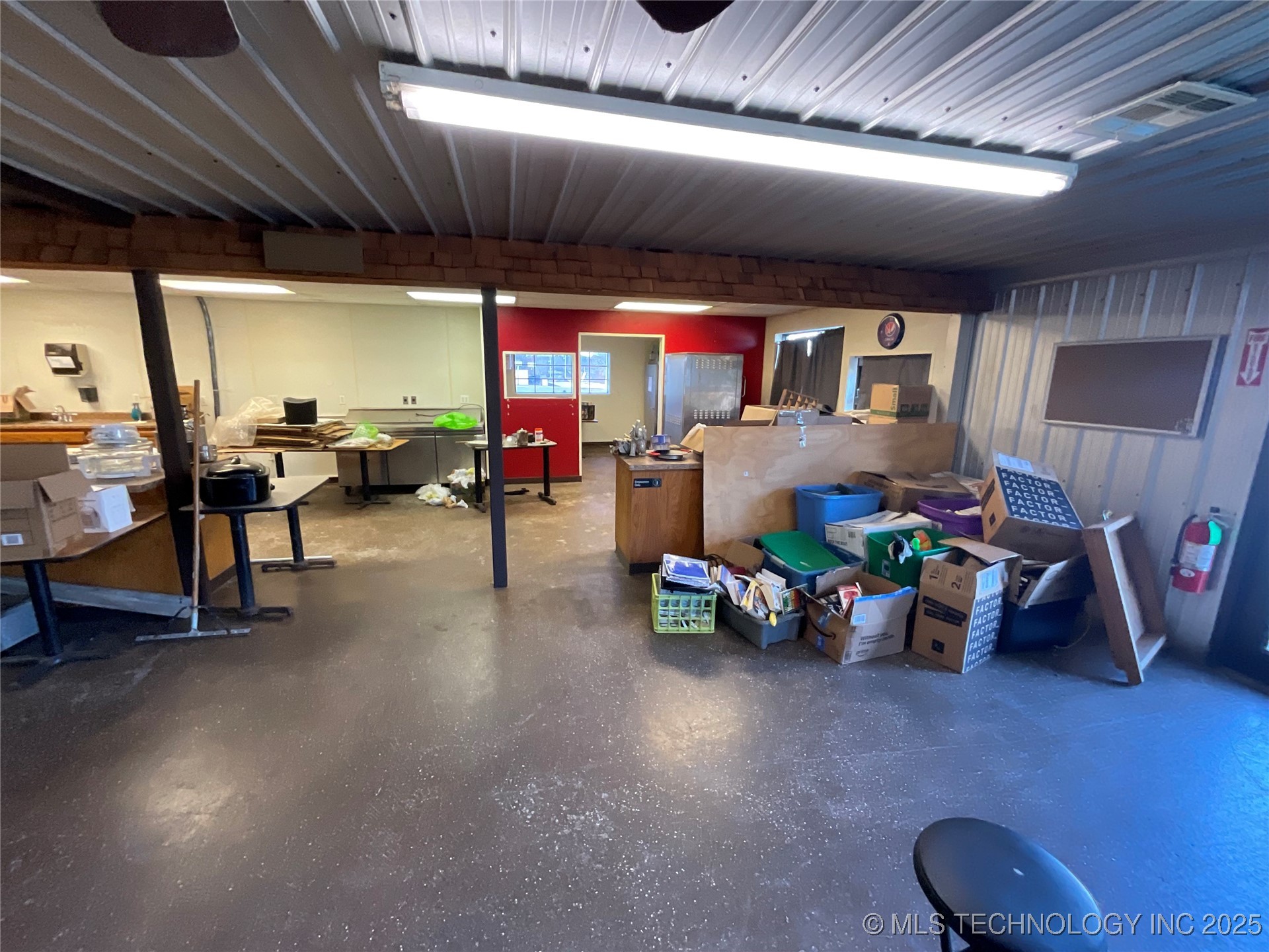 455 W Tulsa Property Photo 33