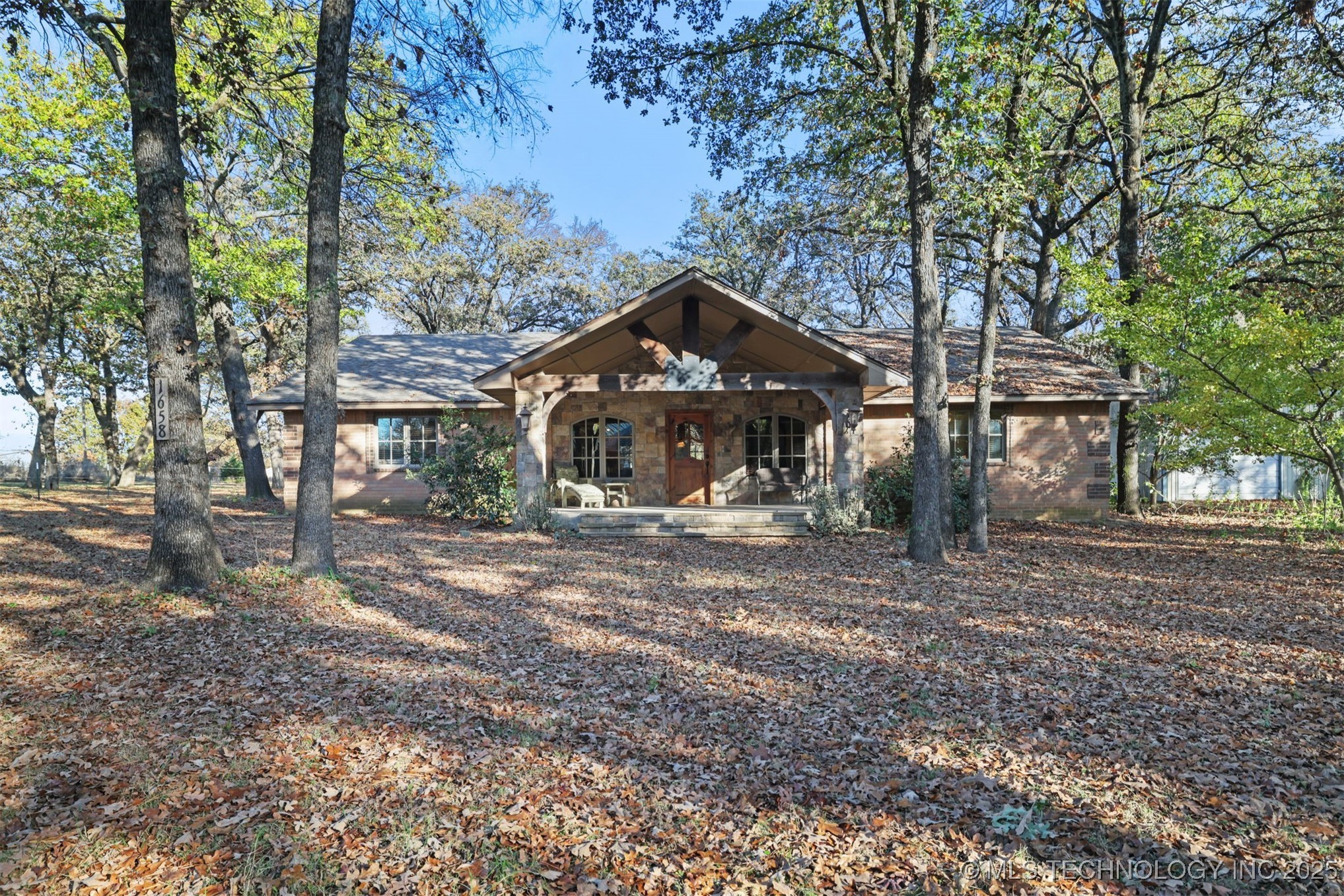 1658 Ann Property Photo 1