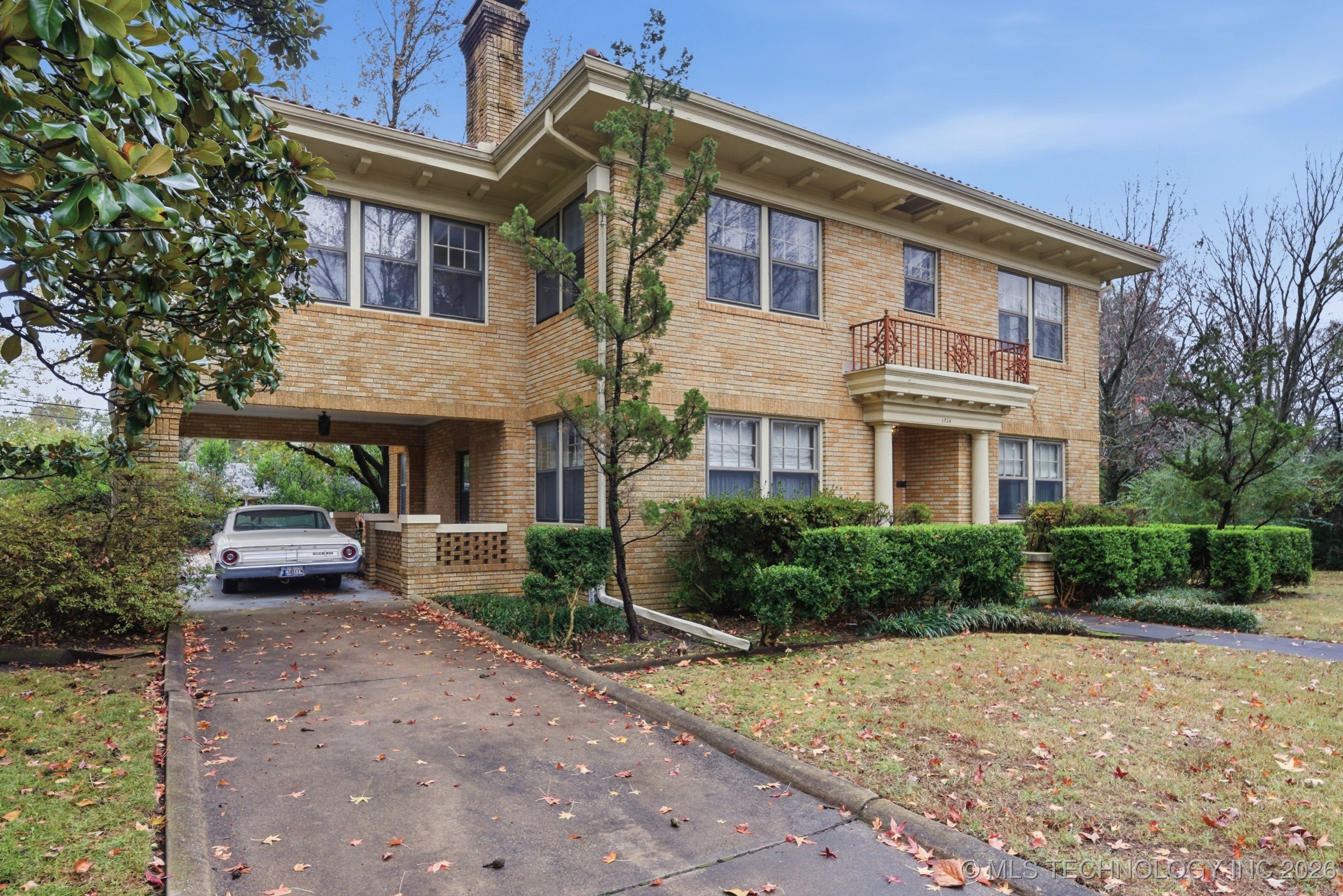 1724 E 8th Street Property Photo 2