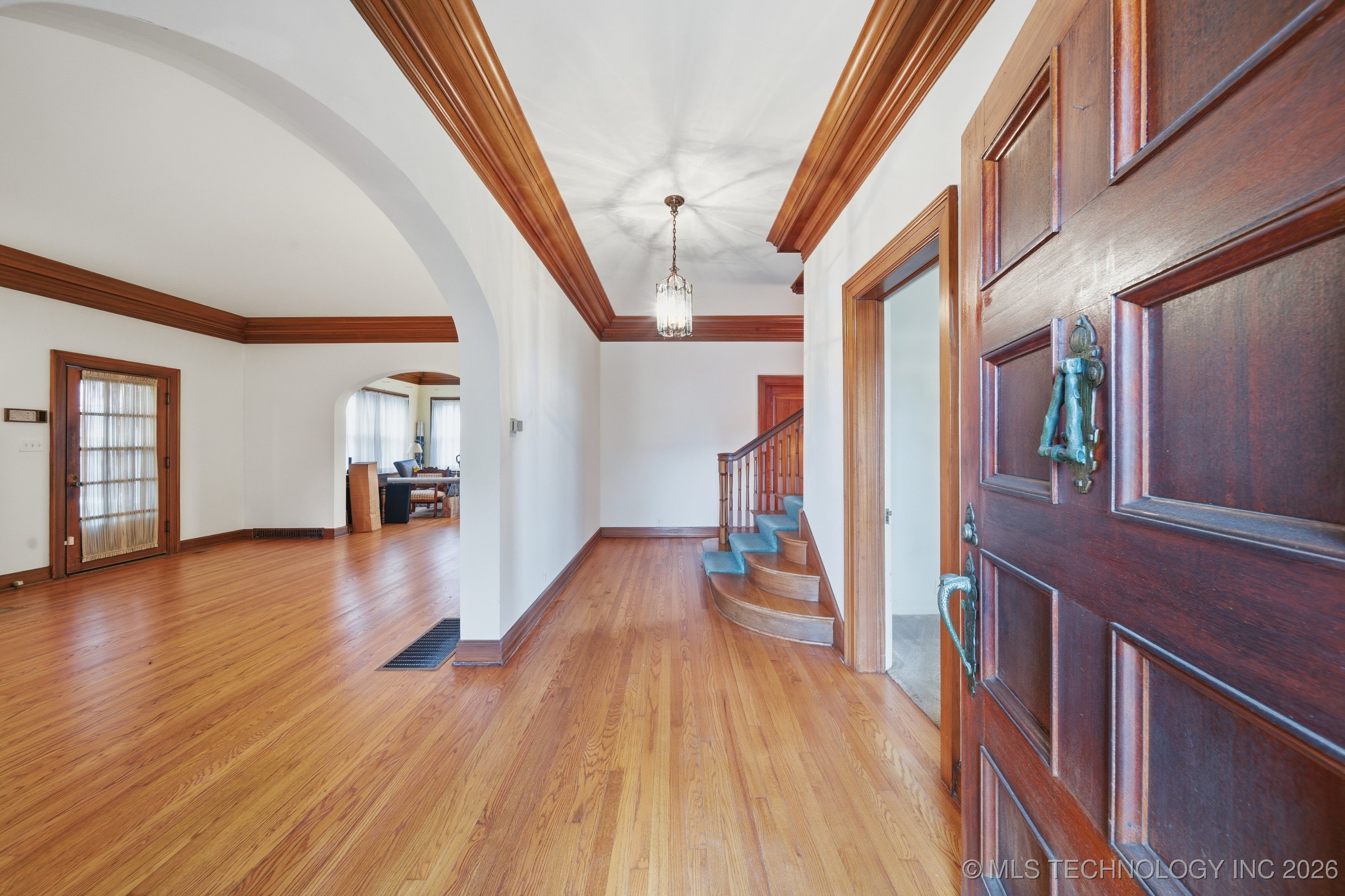 1724 E 8th Street Property Photo 9