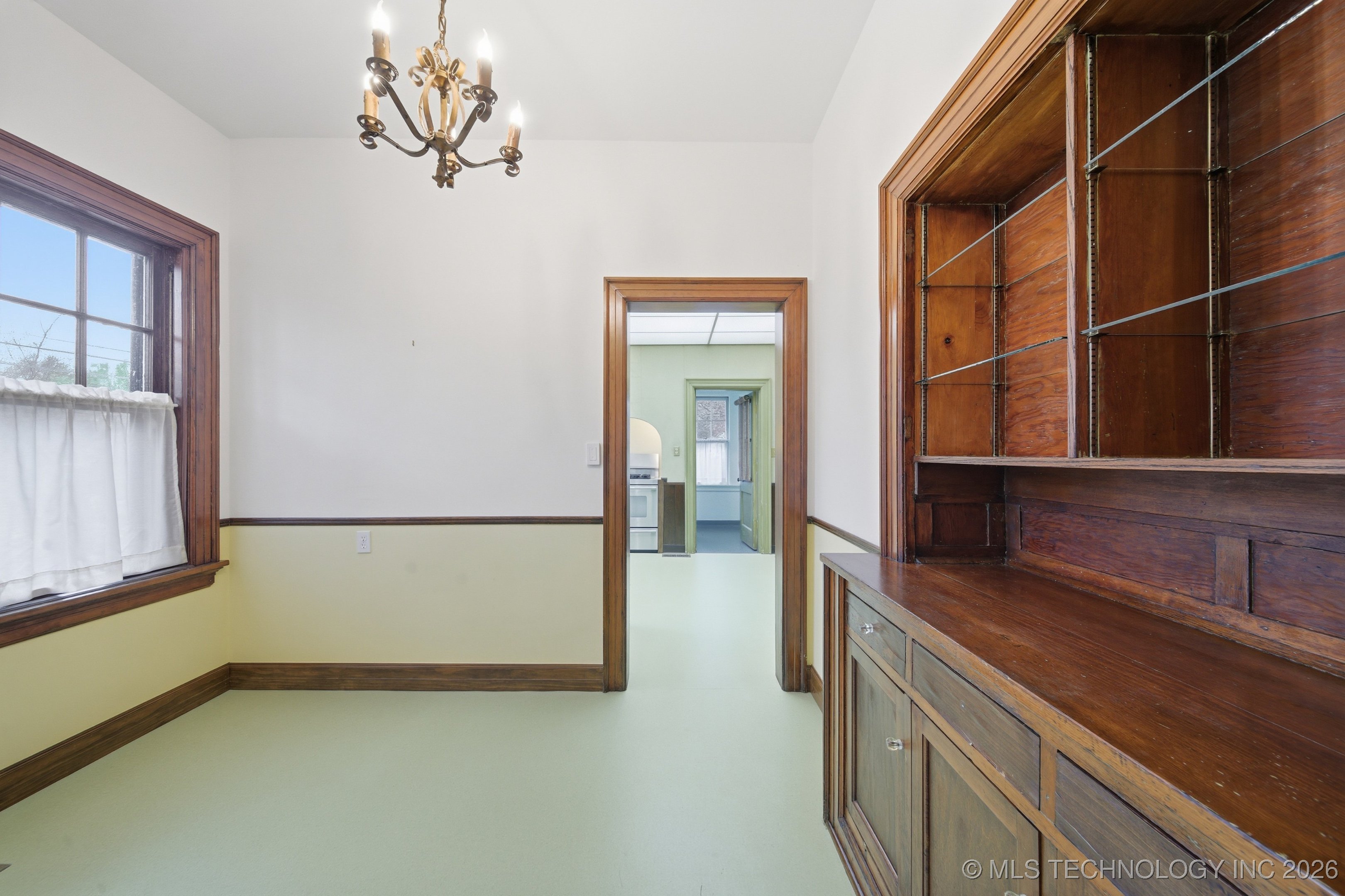 1724 E 8th Street Property Photo 15