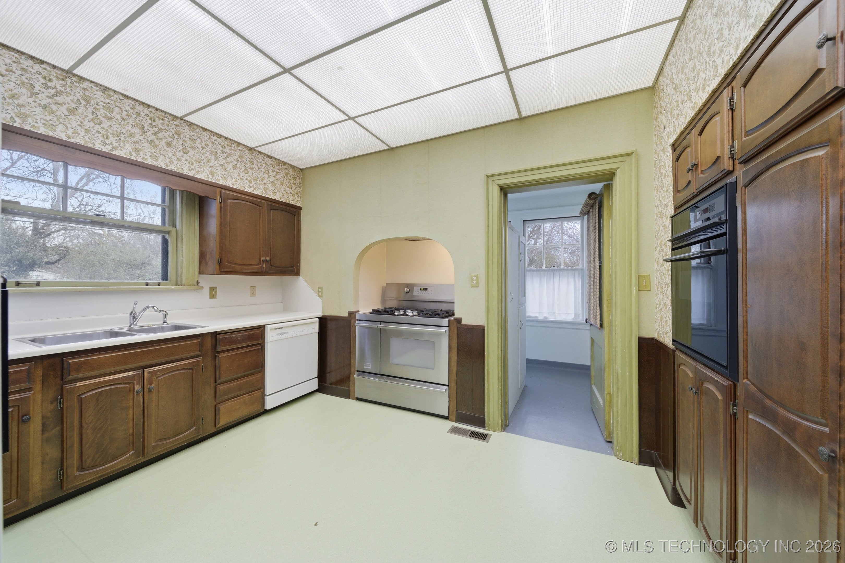 1724 E 8th Street Property Photo 16