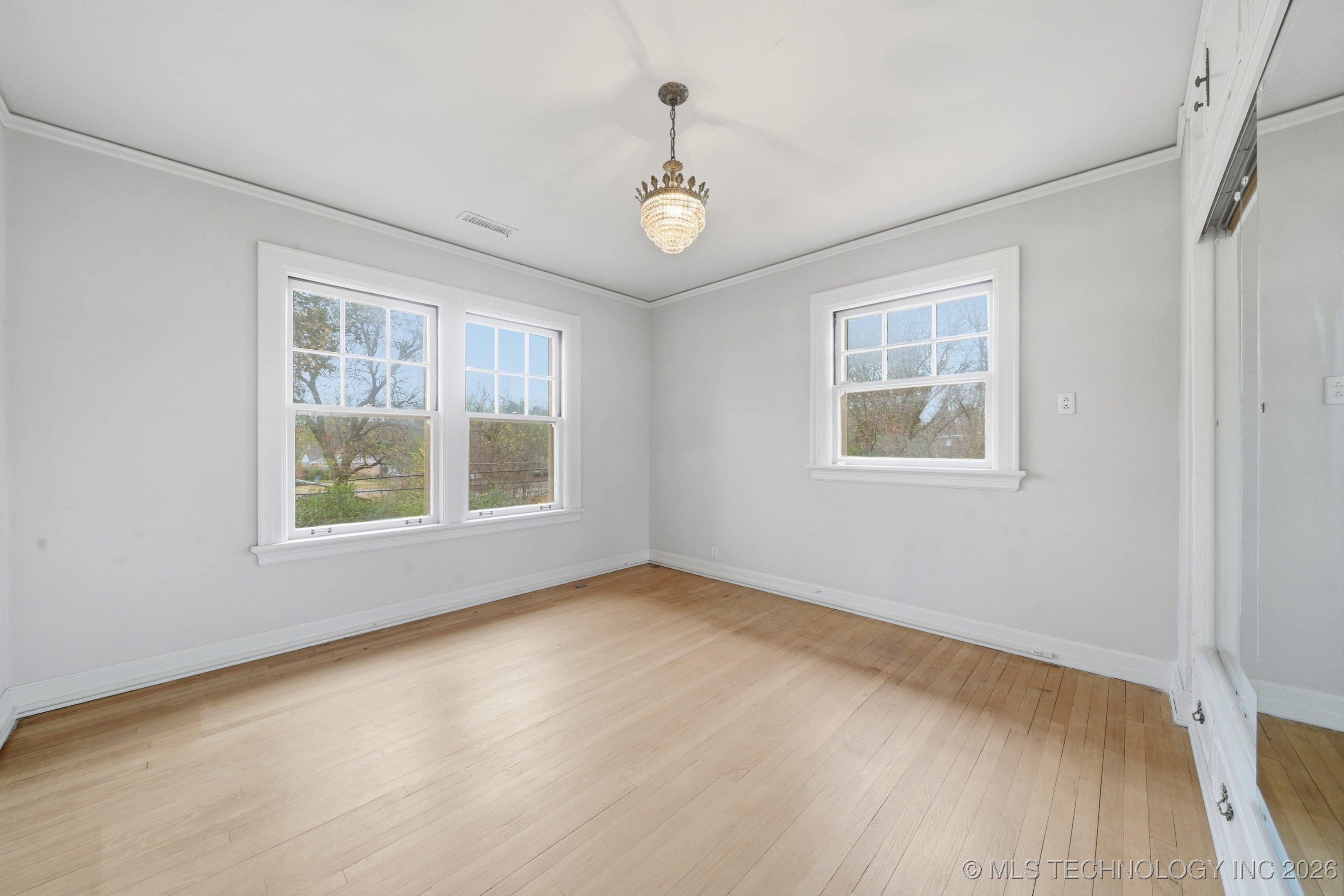 1724 E 8th Street Property Photo 23