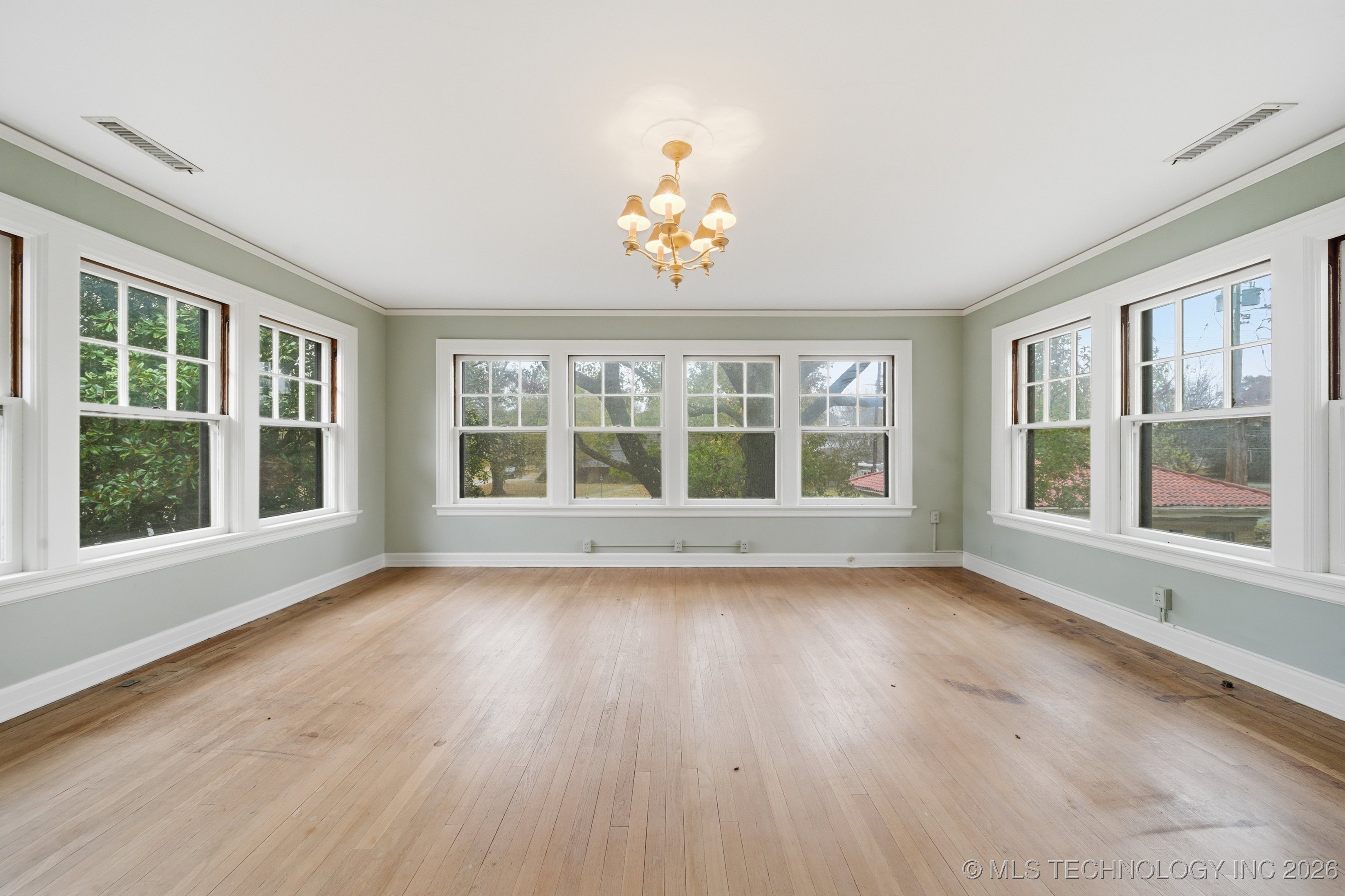 1724 E 8th Street Property Photo 28