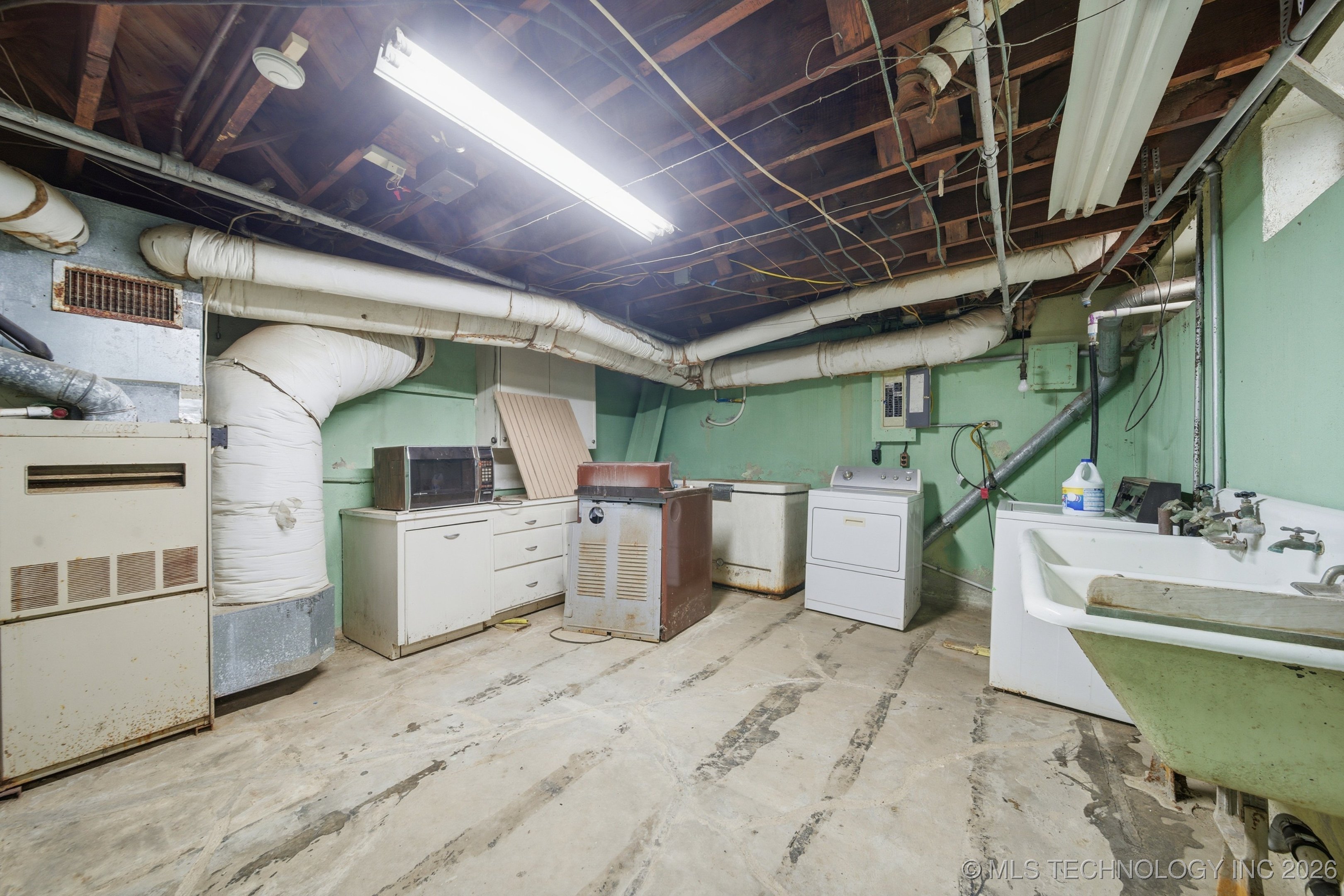 1724 E 8th Street Property Photo 34