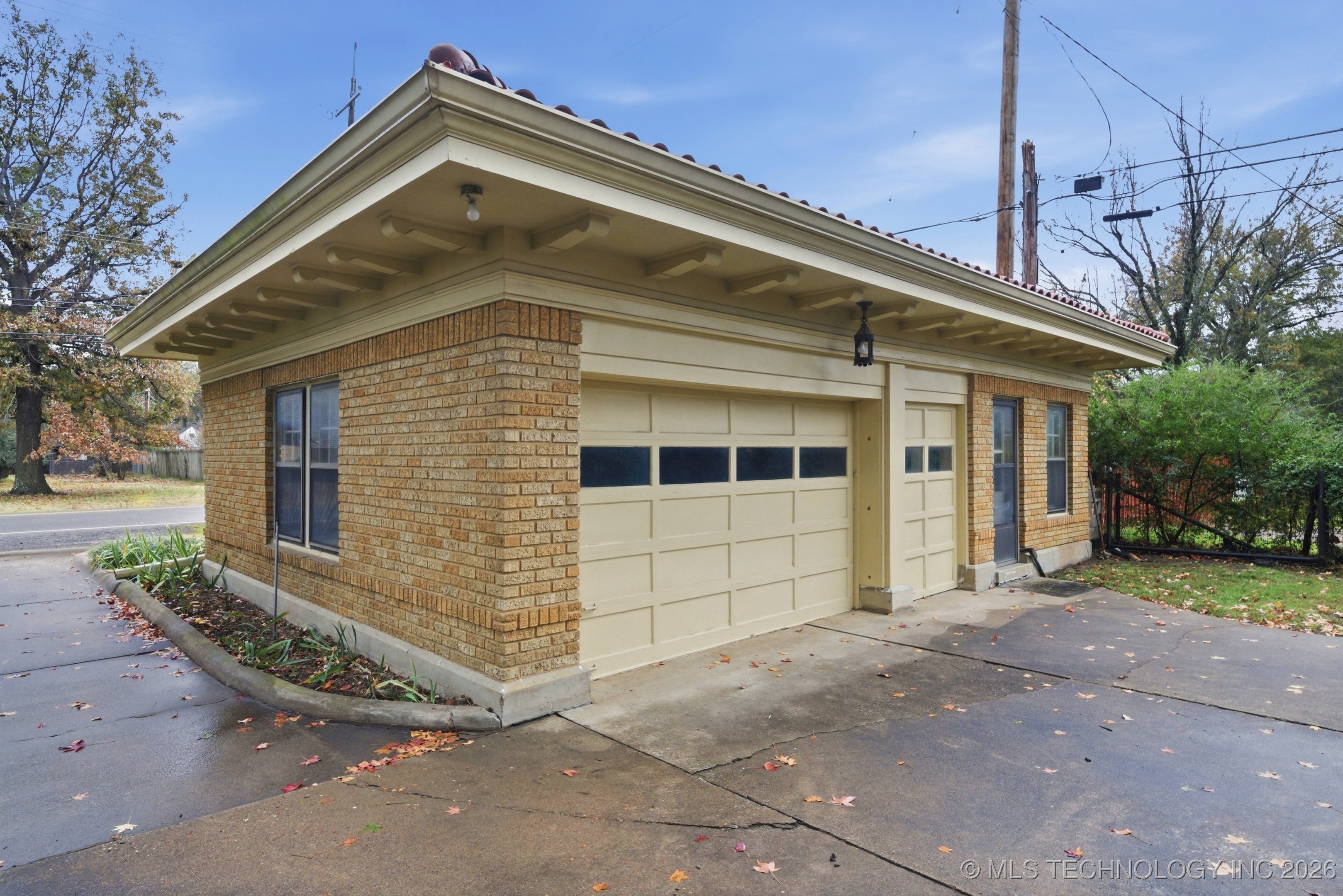 1724 E 8th Street Property Photo 38