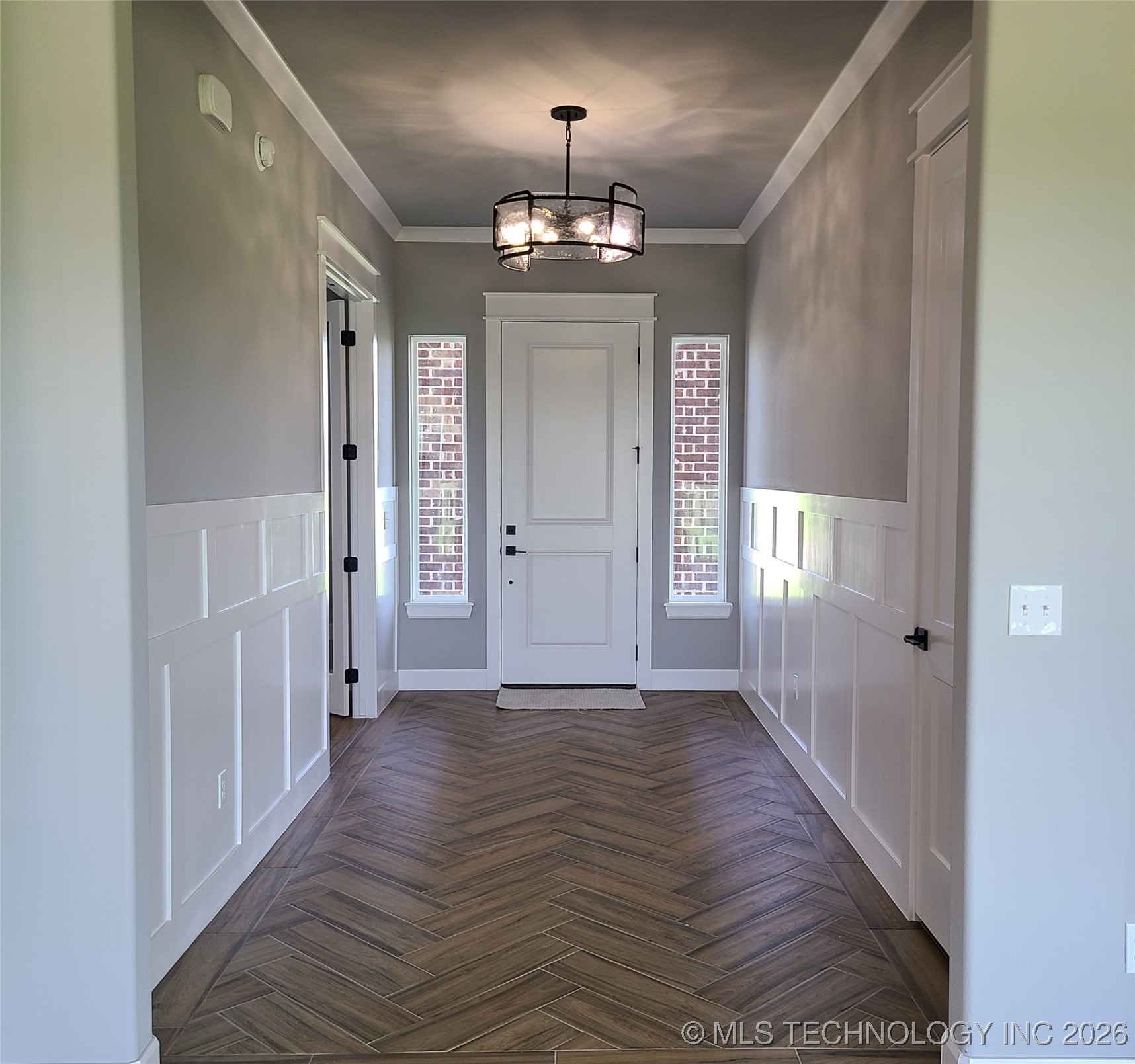 31820 E Two Socks Drive Property Photo 3