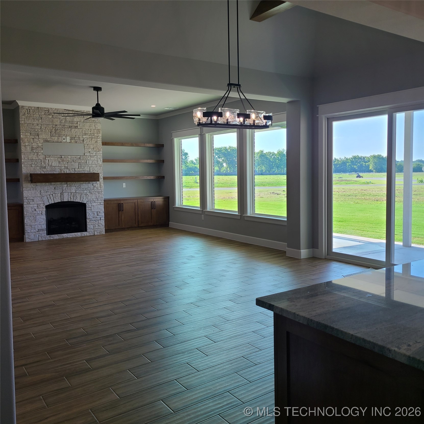 31820 E Two Socks Drive Property Photo 10