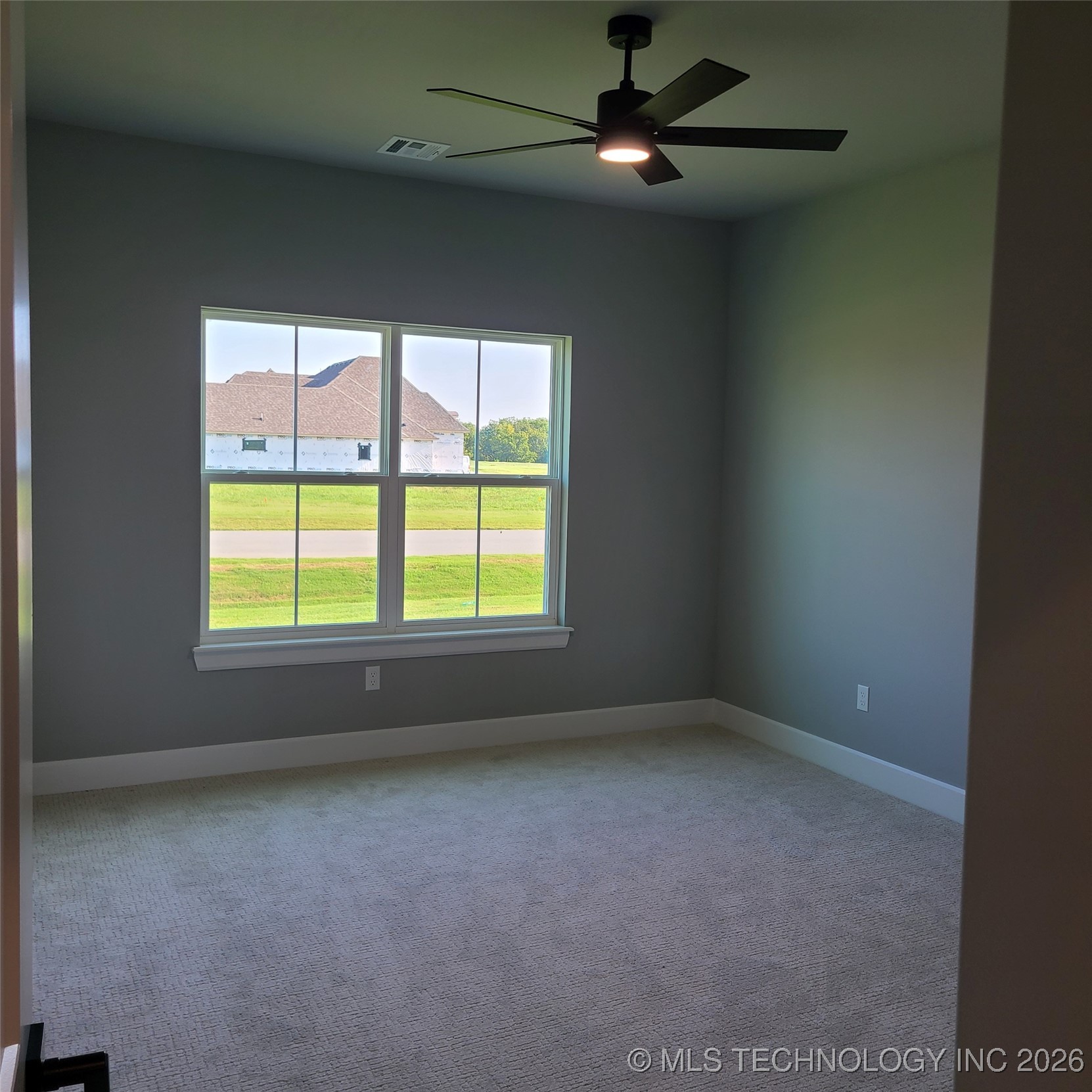 31820 E Two Socks Drive Property Photo 12