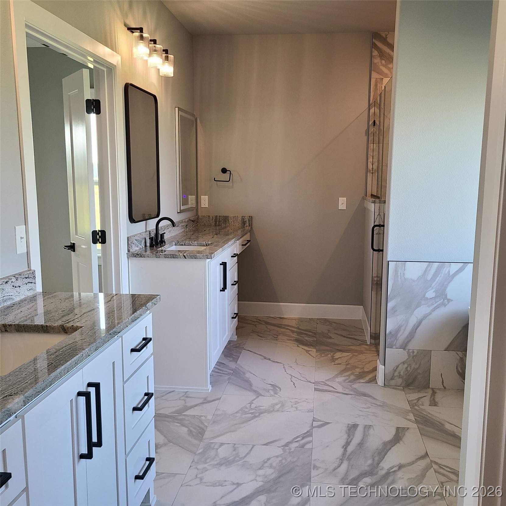 31820 E Two Socks Drive Property Photo 20