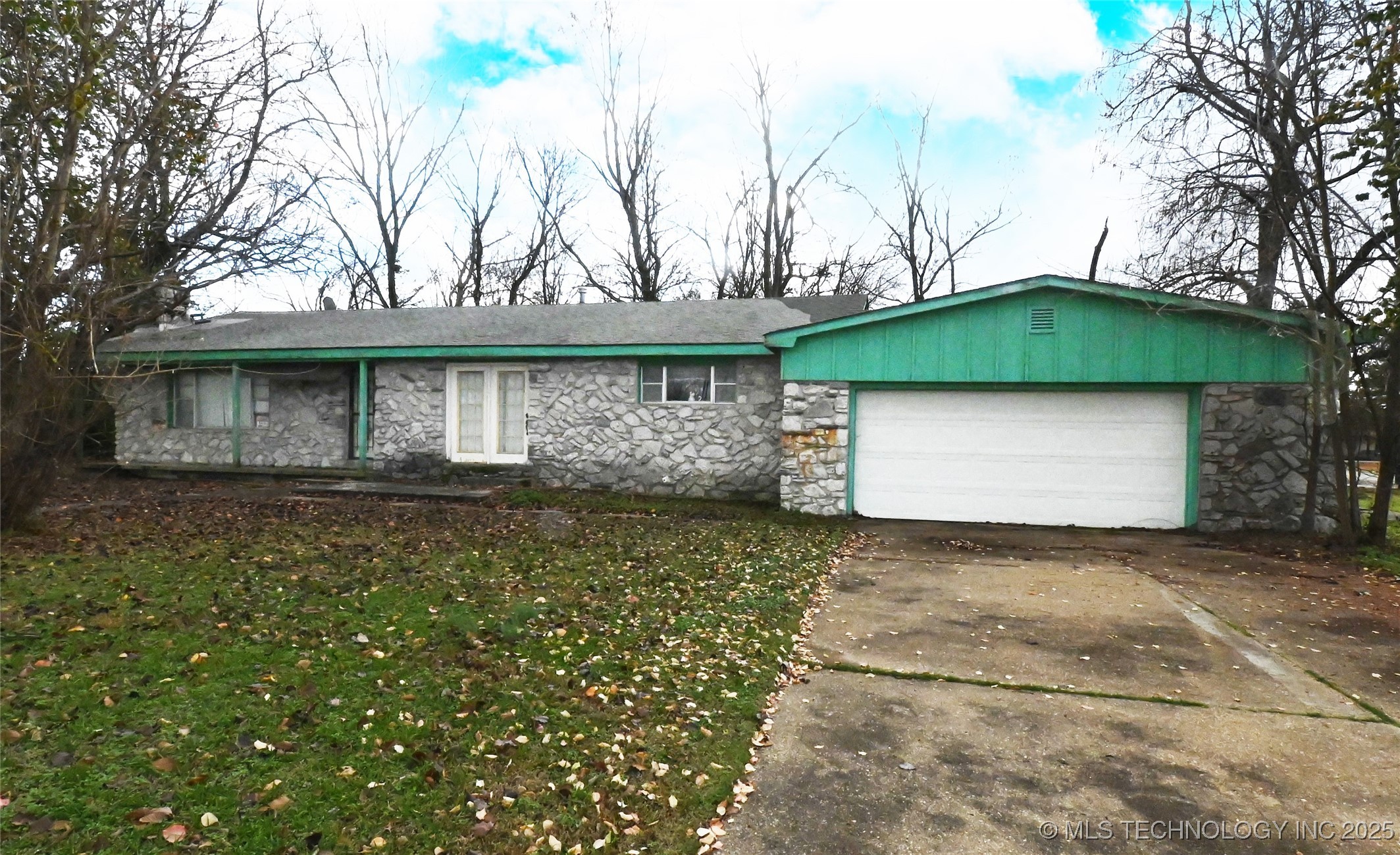 300 S Blackstone Street Property Photo 1