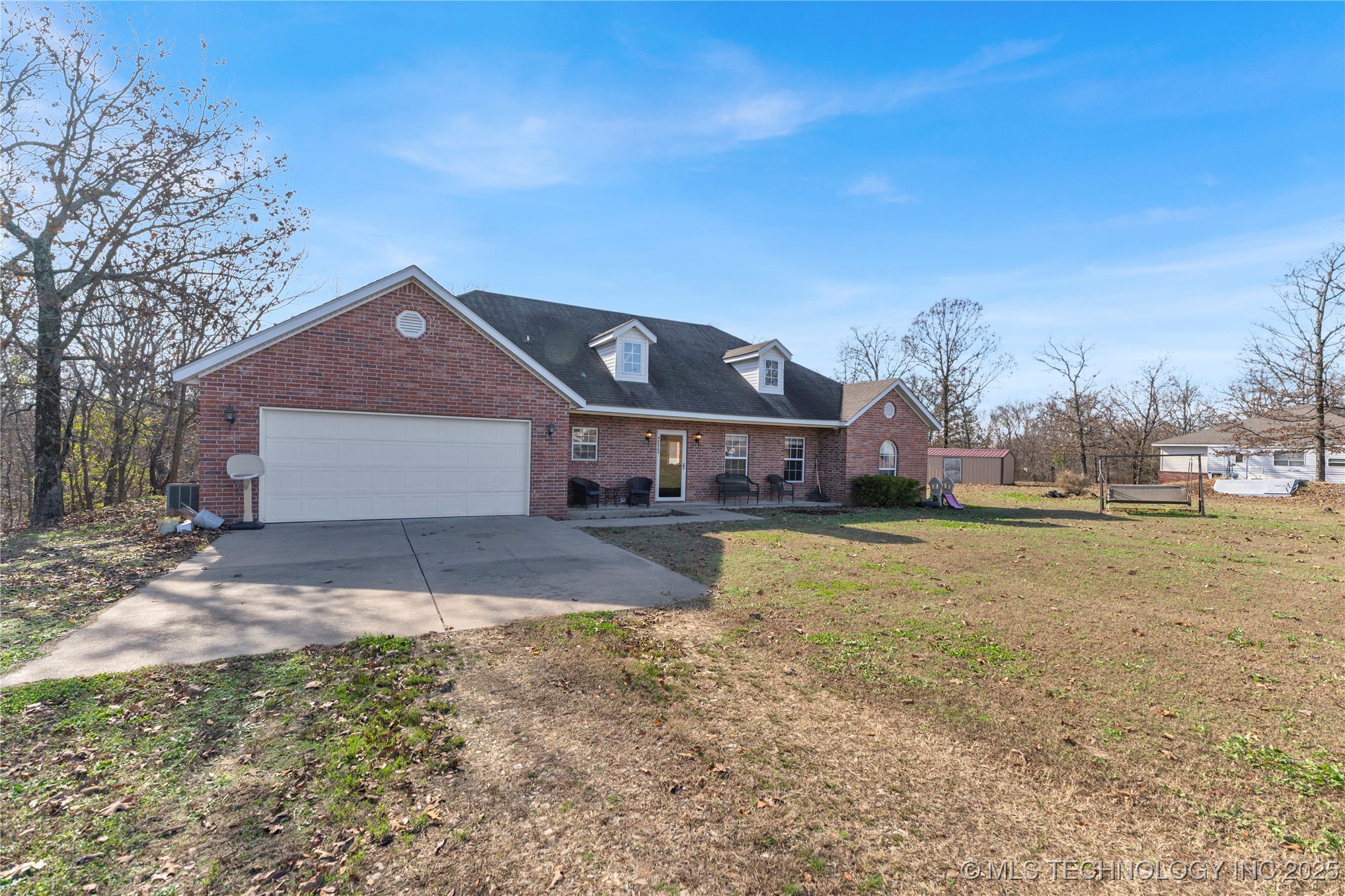 468086 E 648 Property Photo 1