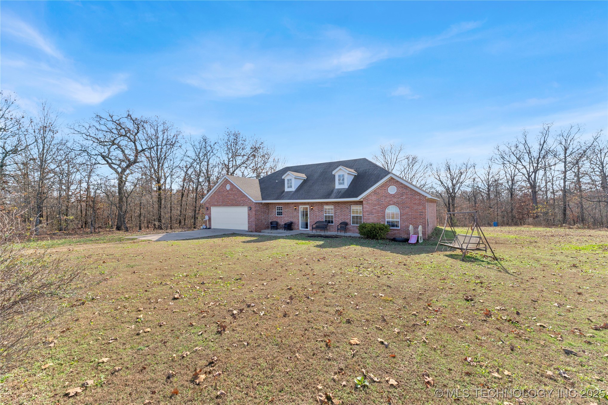 468086 E 648 Property Photo 2