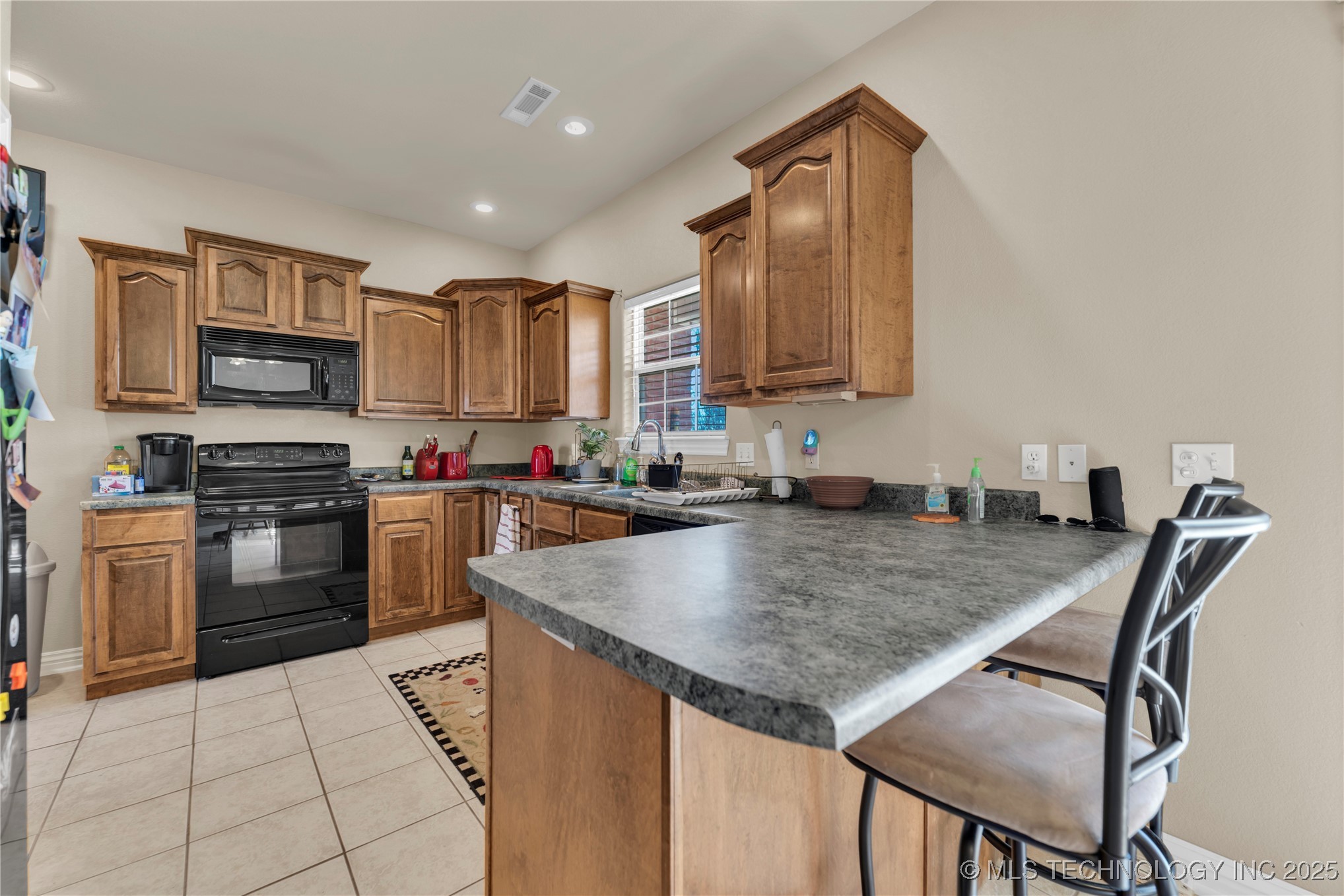 468086 E 648 Property Photo 10