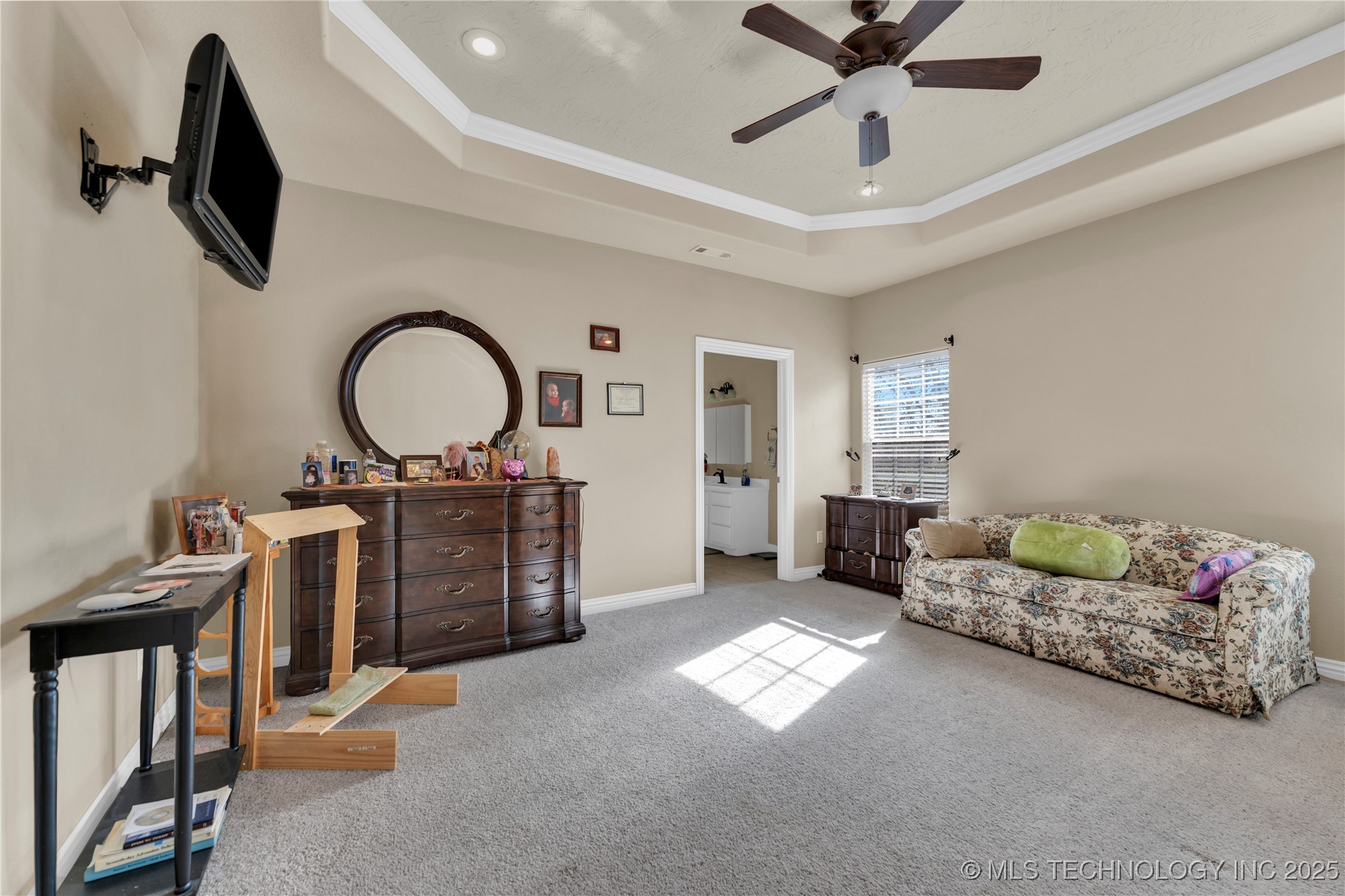 468086 E 648 Property Photo 13