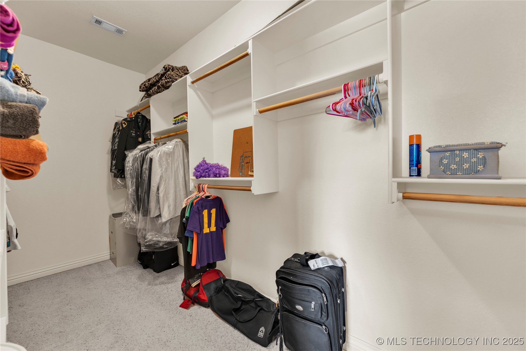 468086 E 648 Property Photo 15