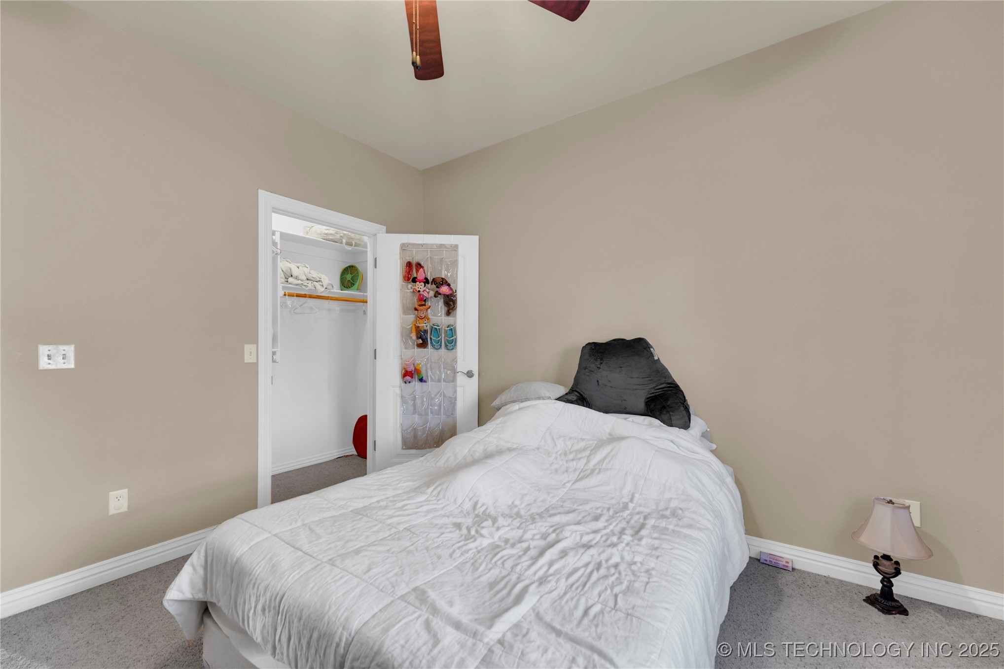 468086 E 648 Property Photo 20