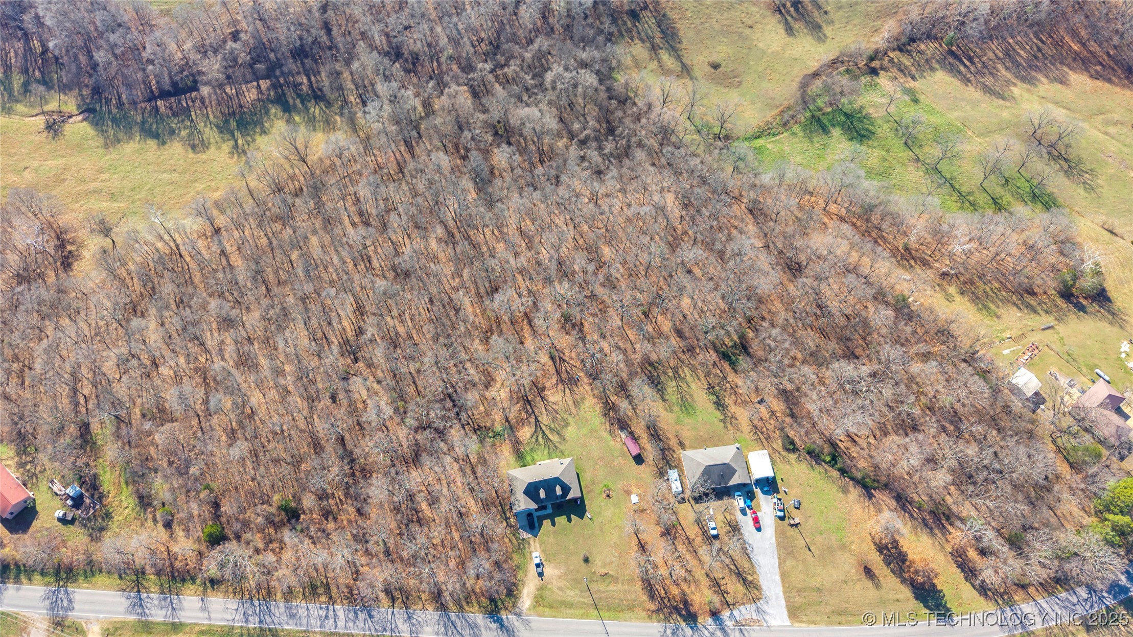 468086 E 648 Property Photo 26