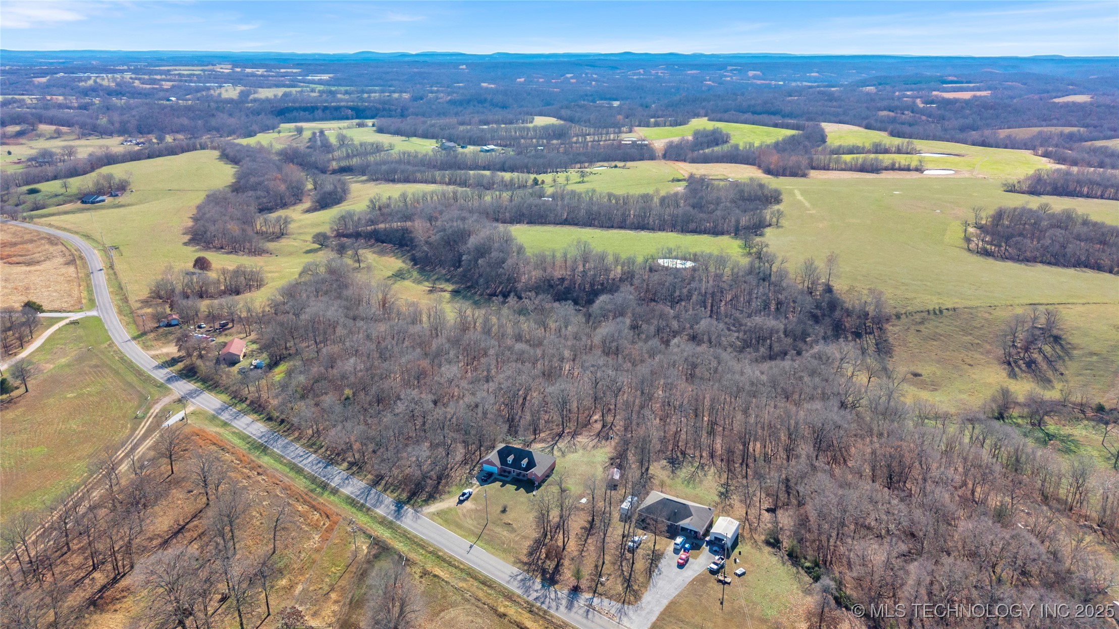 468086 E 648 Property Photo 27