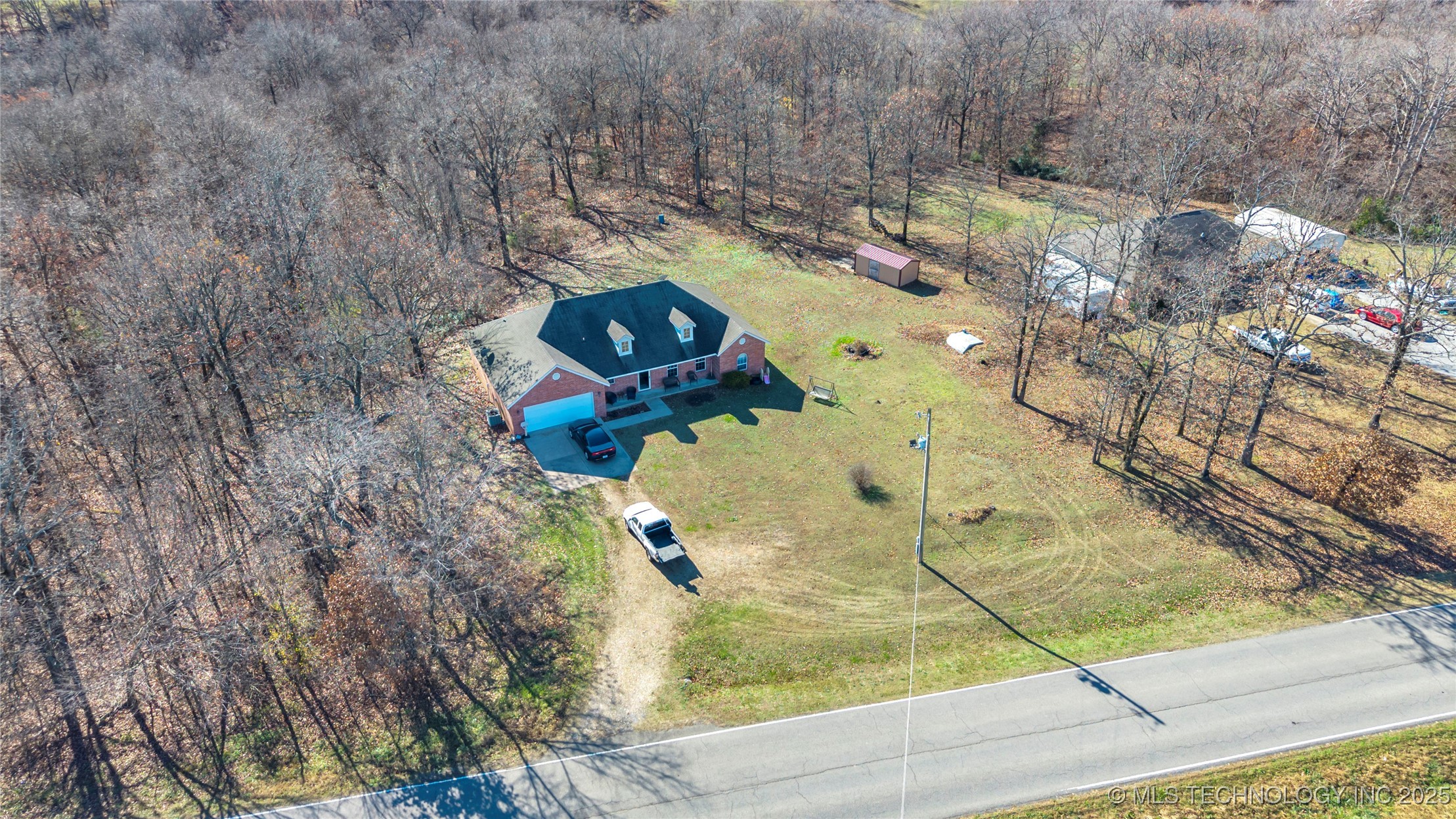 468086 E 648 Property Photo 29