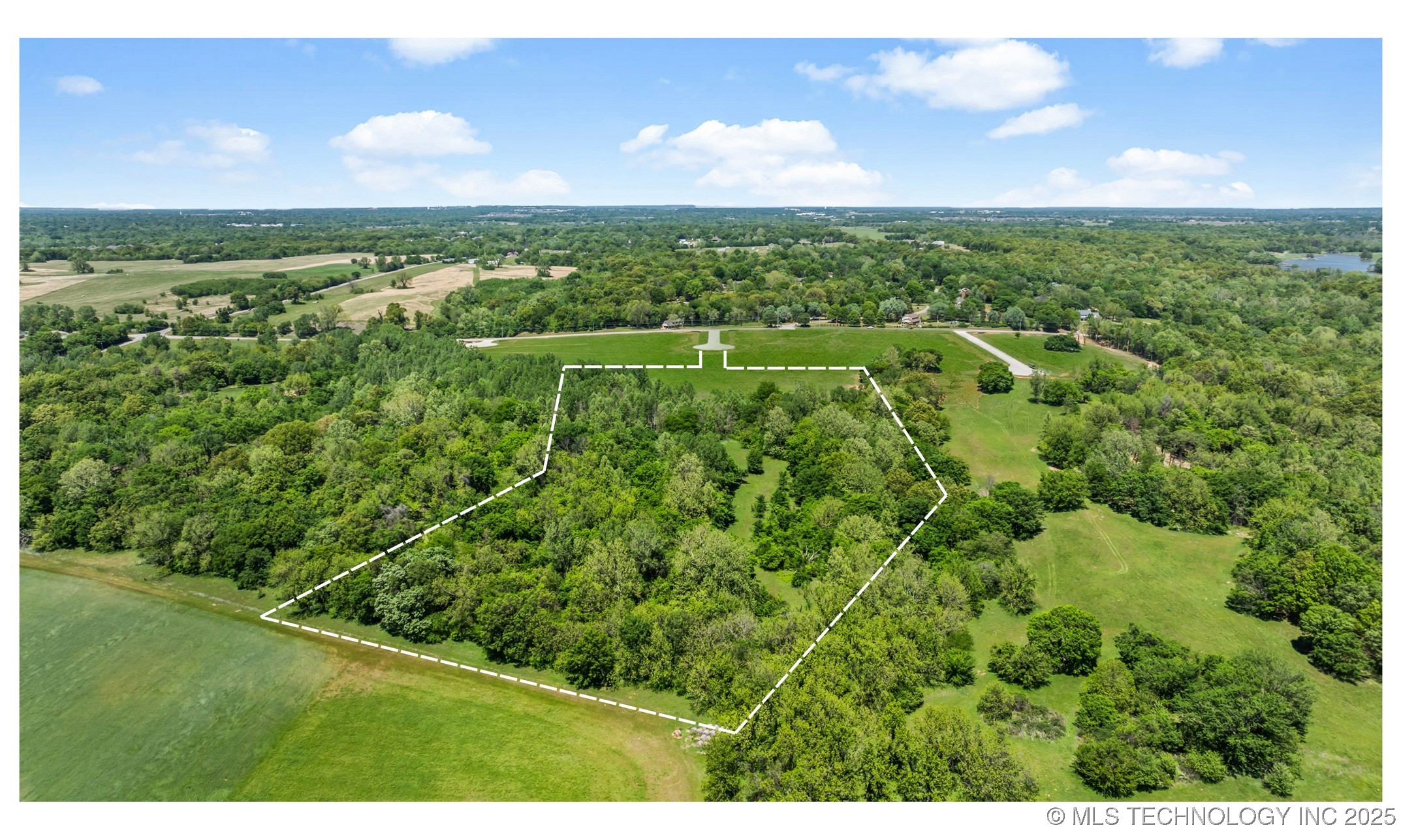 14219 S 198th Avenue E Property Photo 2