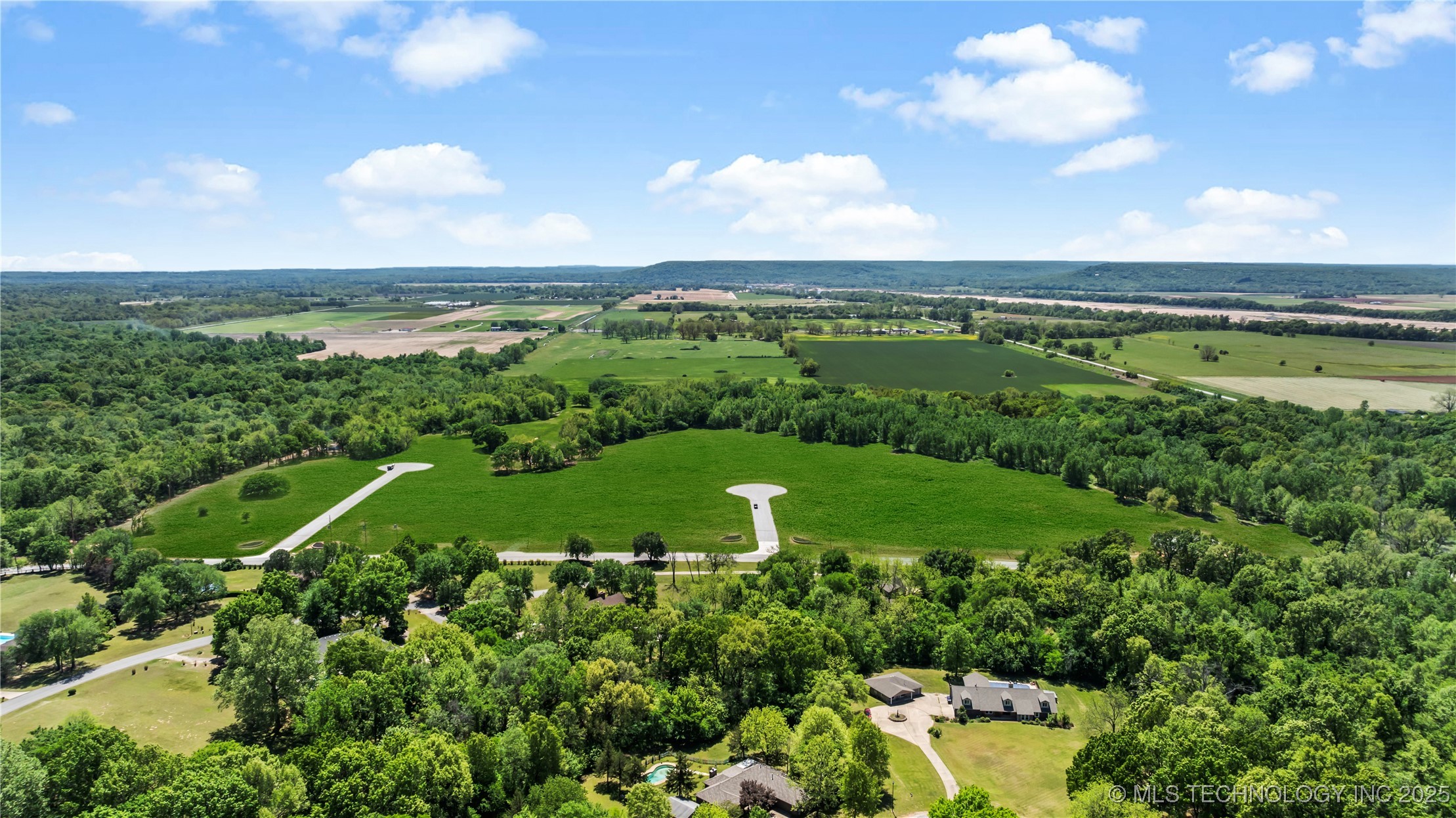 14219 S 198th Avenue E Property Photo 10