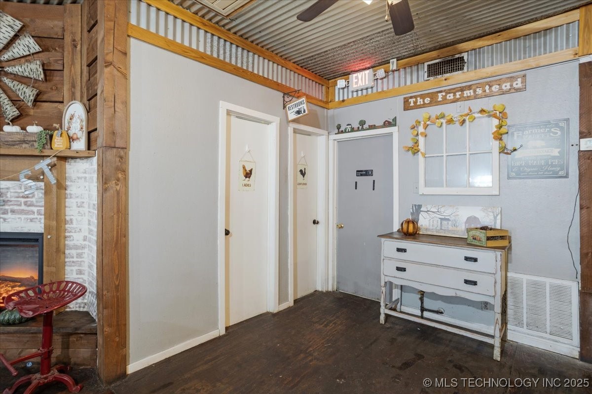 117 S Franklin Street Property Photo 20