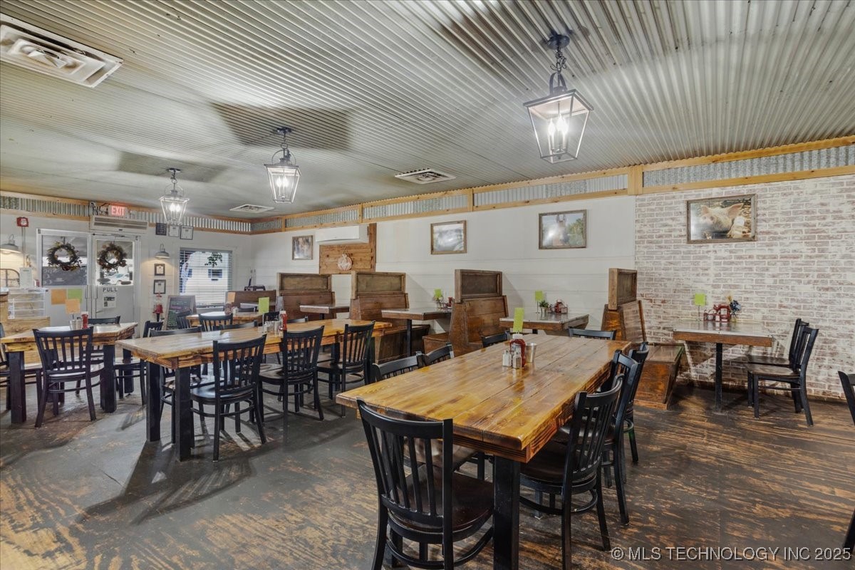 117 S Franklin Street Property Photo 24