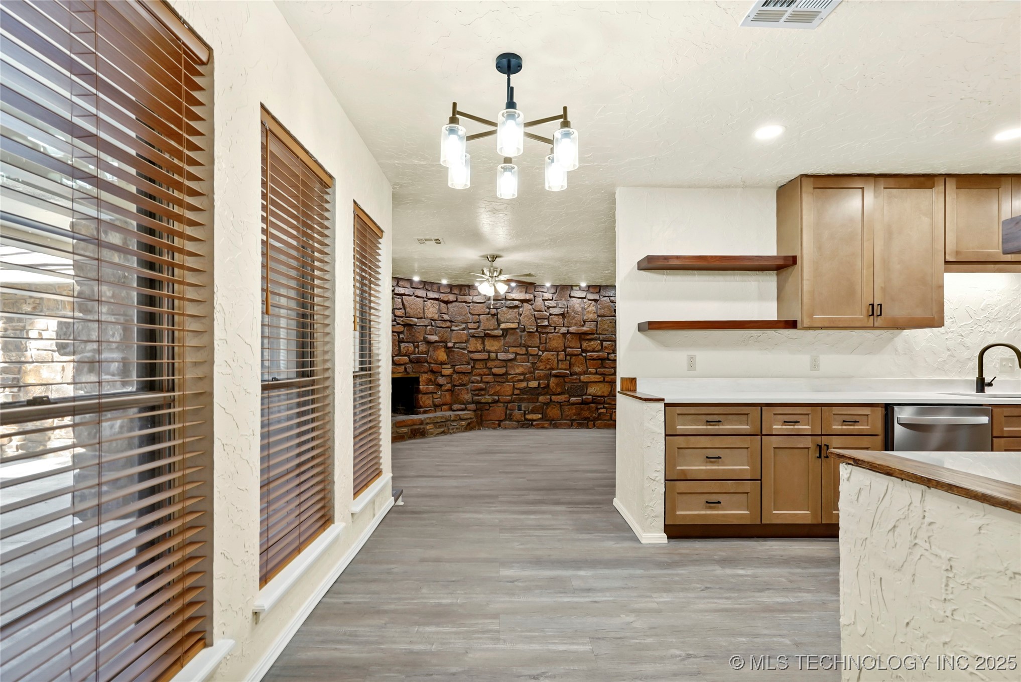 6676 S Jamestown Place S Property Photo 8