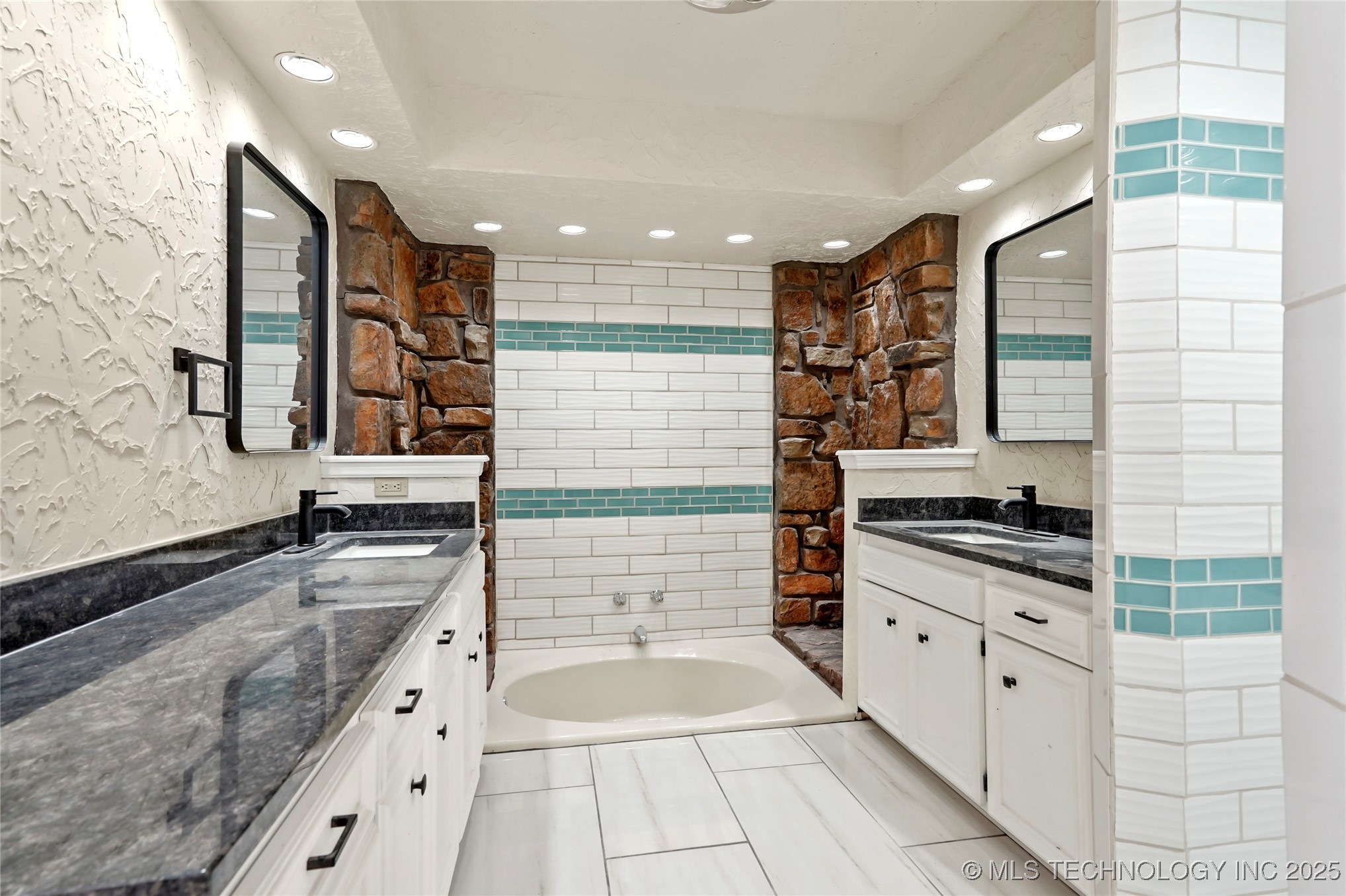 6676 S Jamestown Place S Property Photo 16