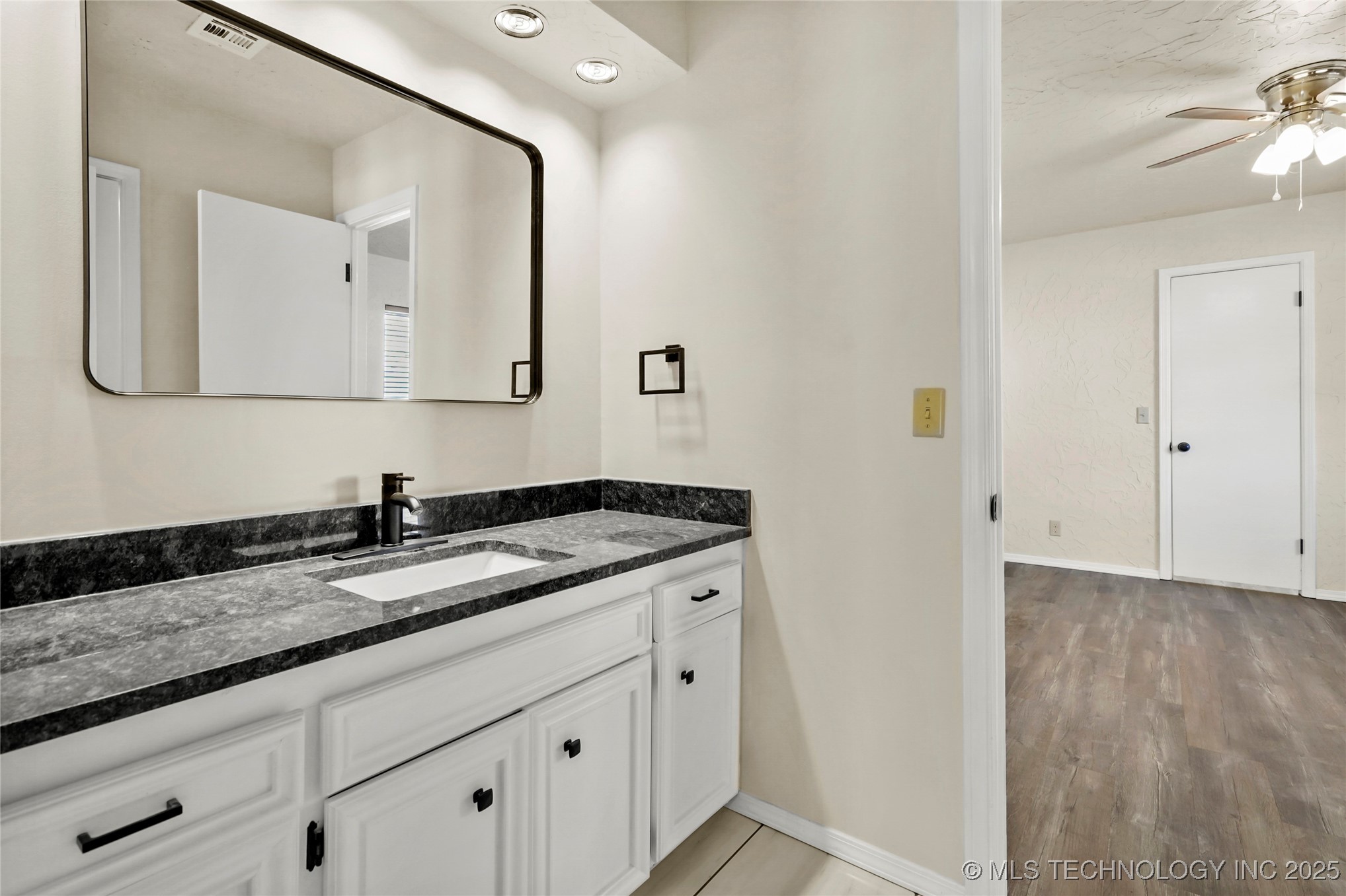 6676 S Jamestown Place S Property Photo 20