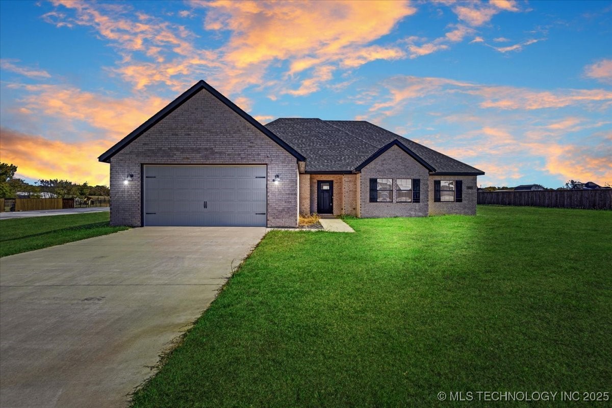 327 Wilson Parkway Property Photo 1