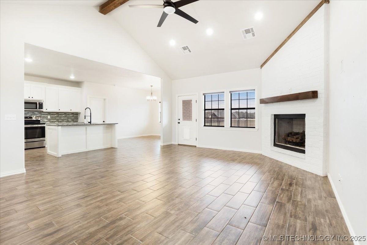 327 Wilson Parkway Property Photo 6