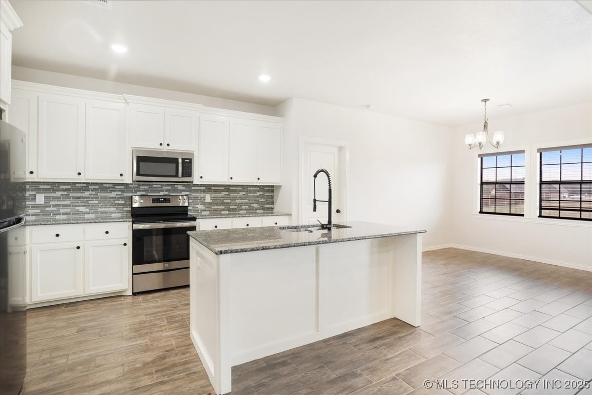 327 Wilson Parkway Property Photo 9