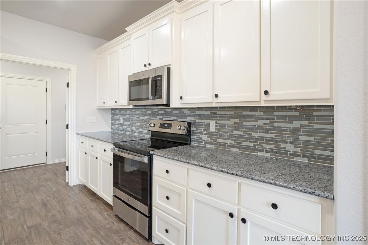 327 Wilson Parkway Property Photo 11