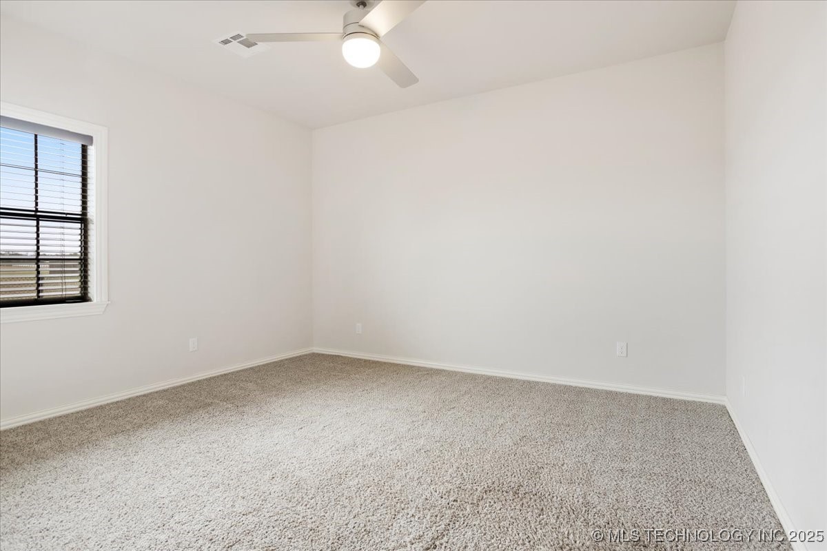 327 Wilson Parkway Property Photo 23