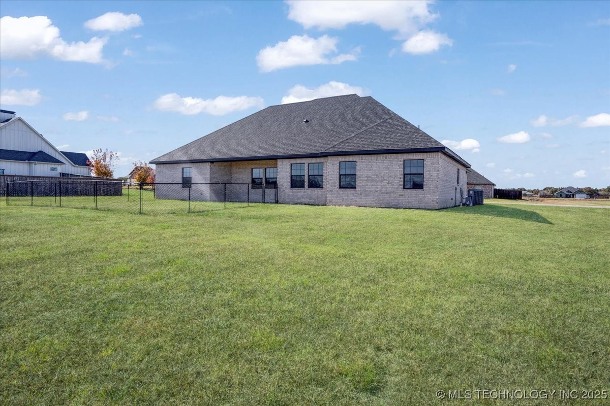 327 Wilson Parkway Property Photo 27