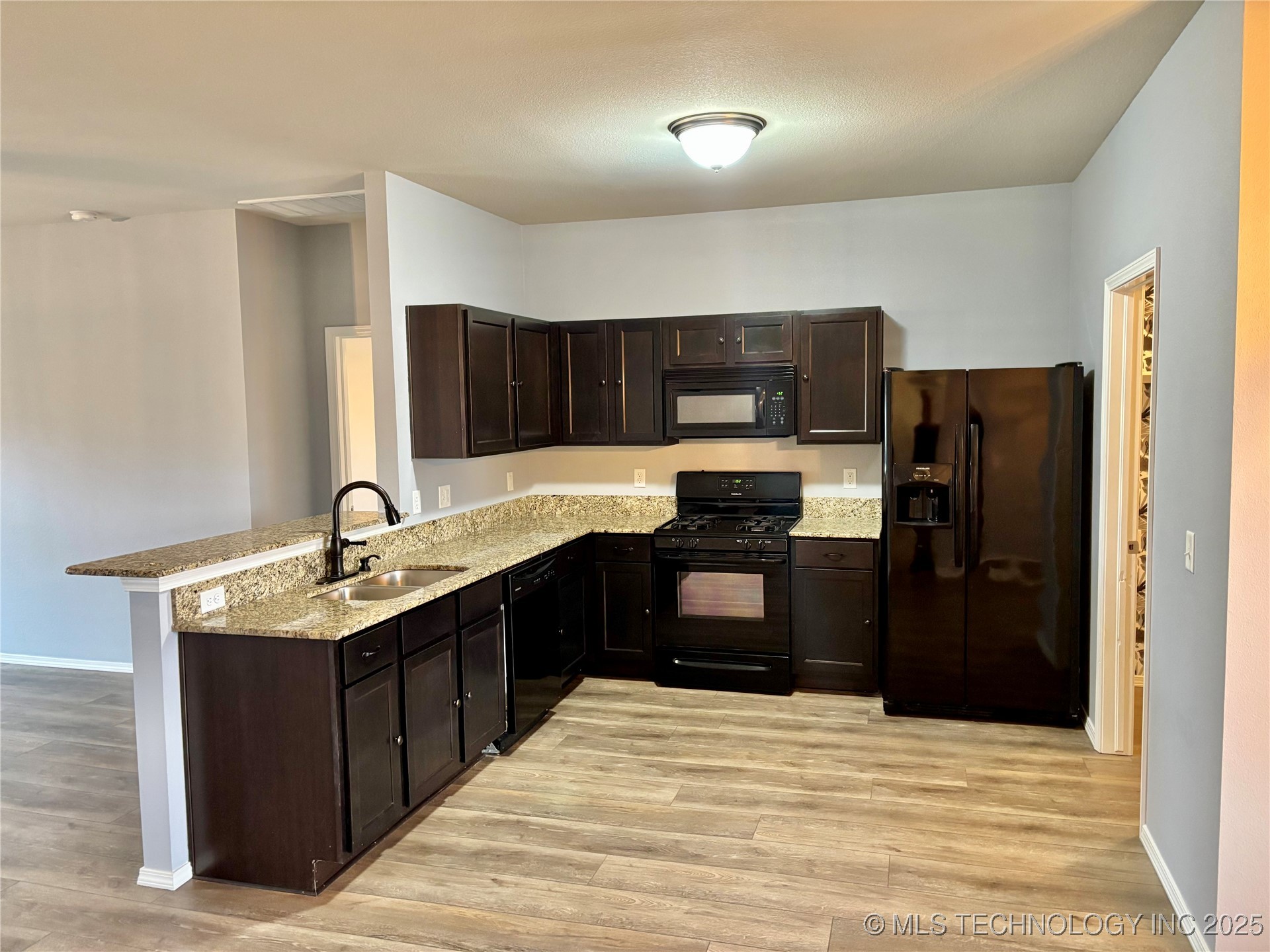 25409 E 93rd Place Property Photo 10