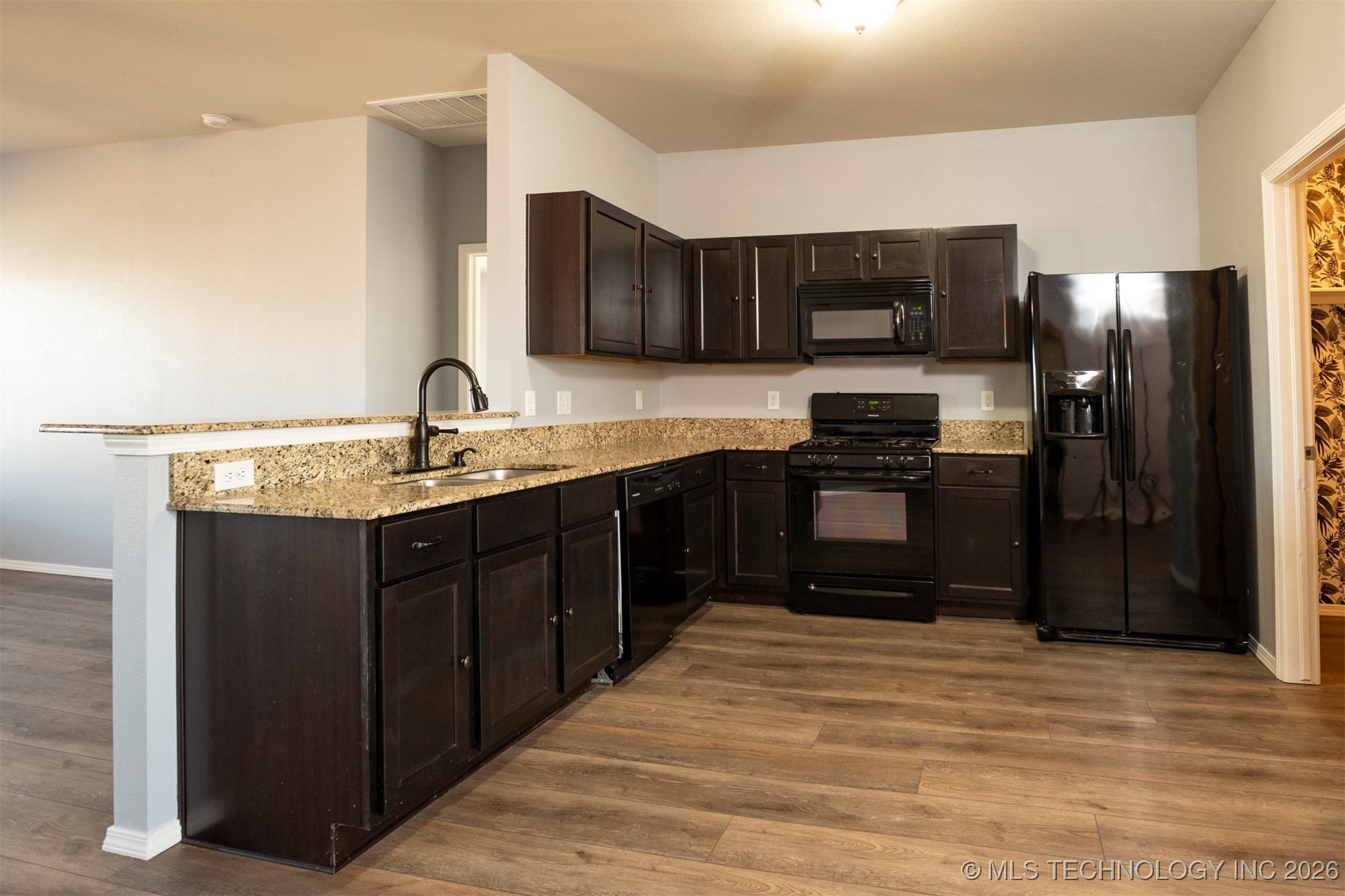 25409 E 93rd Place Property Photo 11