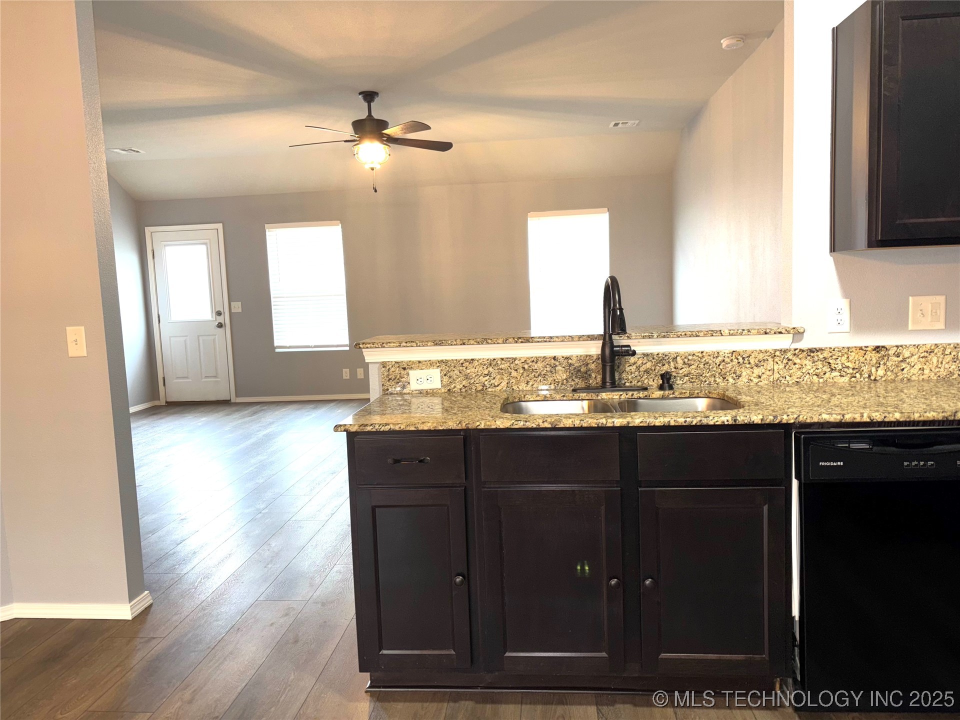 25409 E 93rd Place Property Photo 14