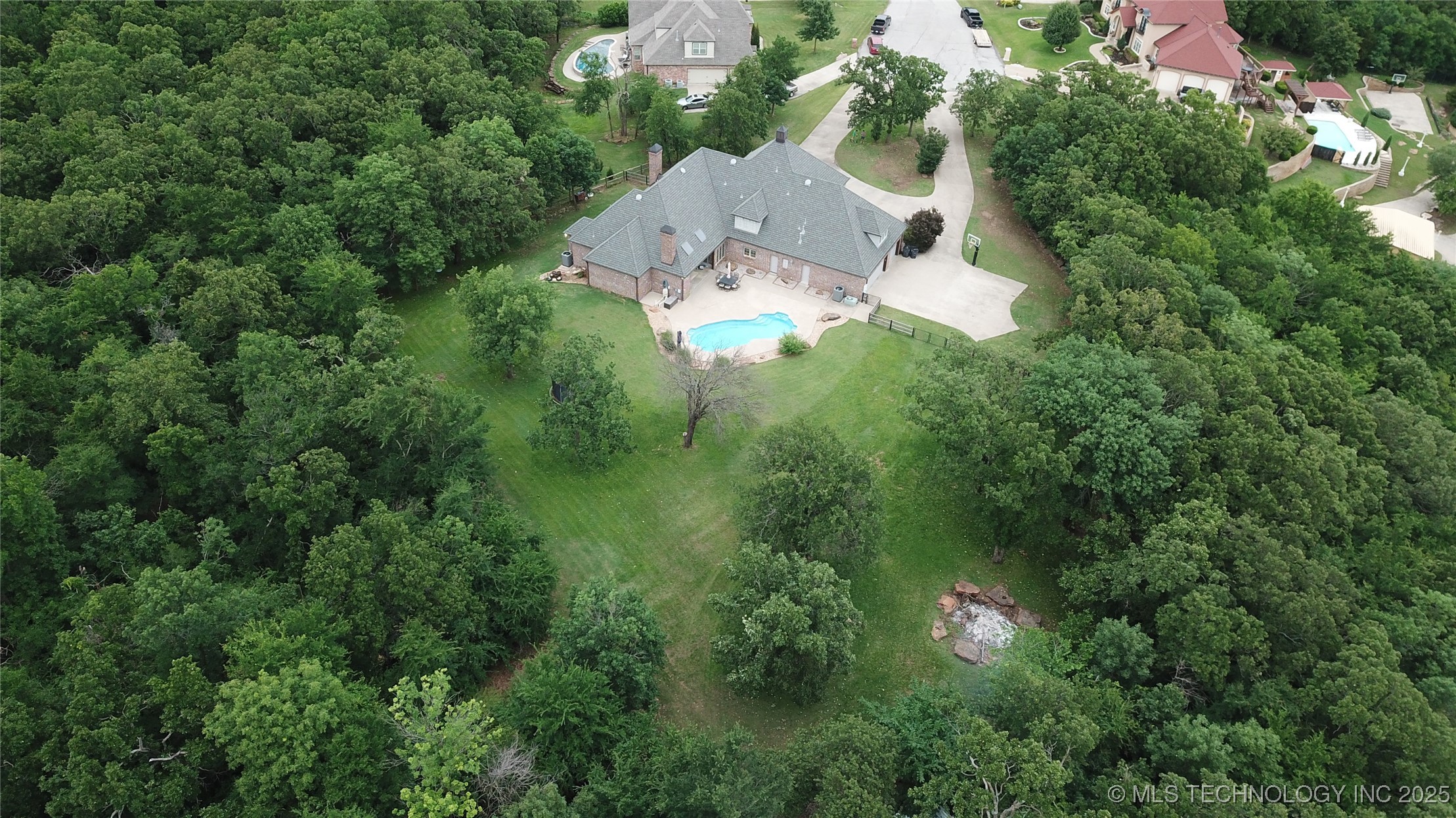 4224 S 69th West Avenue Property Photo 3