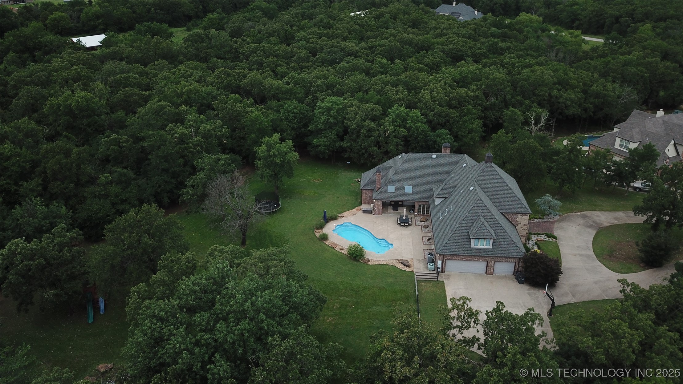 4224 S 69th West Avenue Property Photo 4