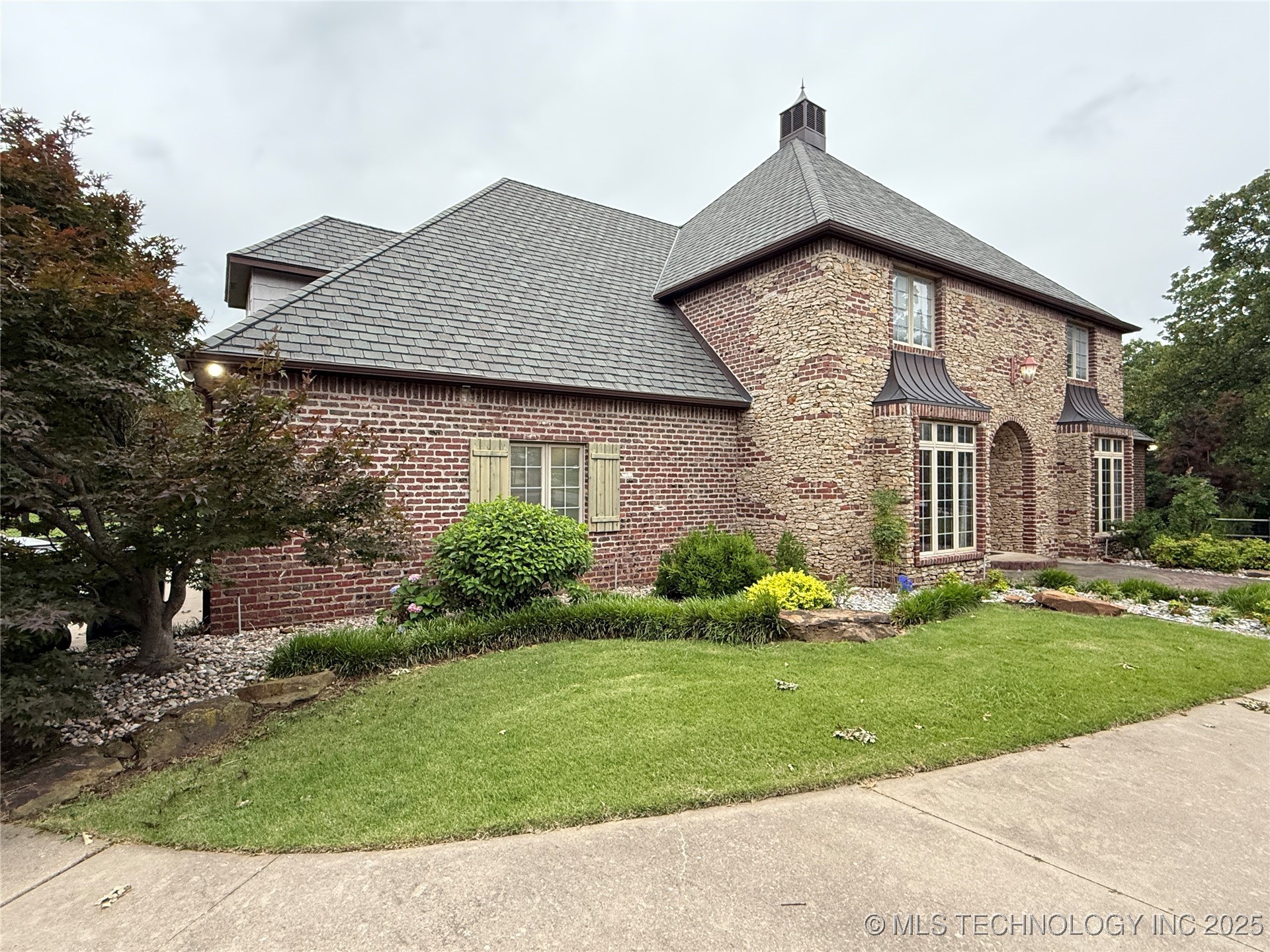 4224 S 69th West Avenue Property Photo 7