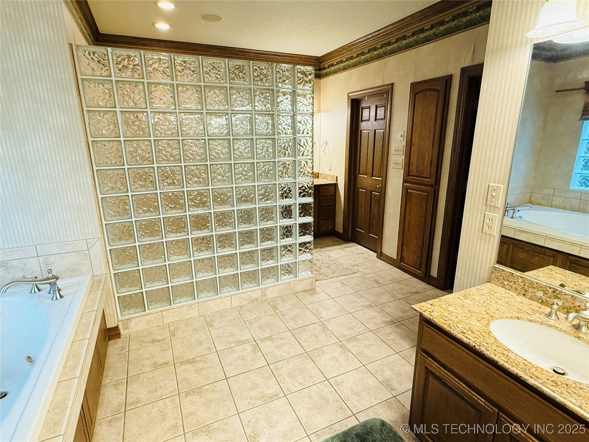 4224 S 69th West Avenue Property Photo 19