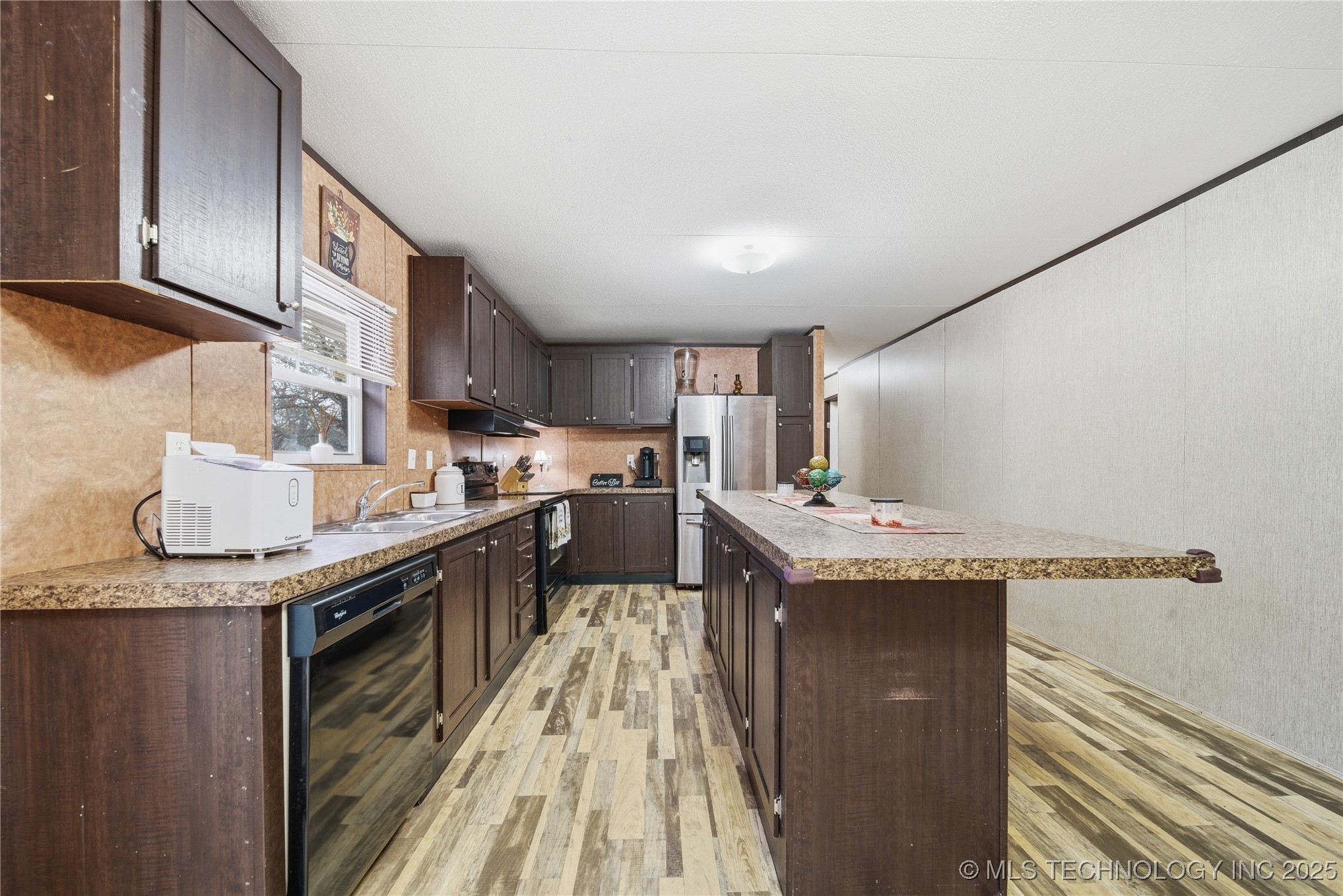 15975 S 187th West Avenue Property Photo 8