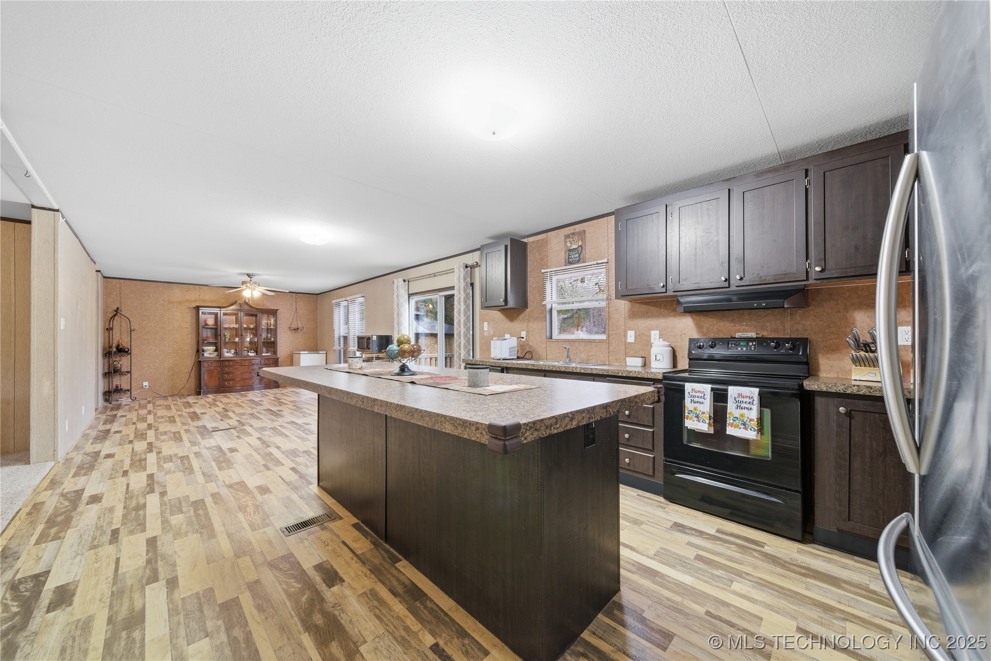 15975 S 187th West Avenue Property Photo 11