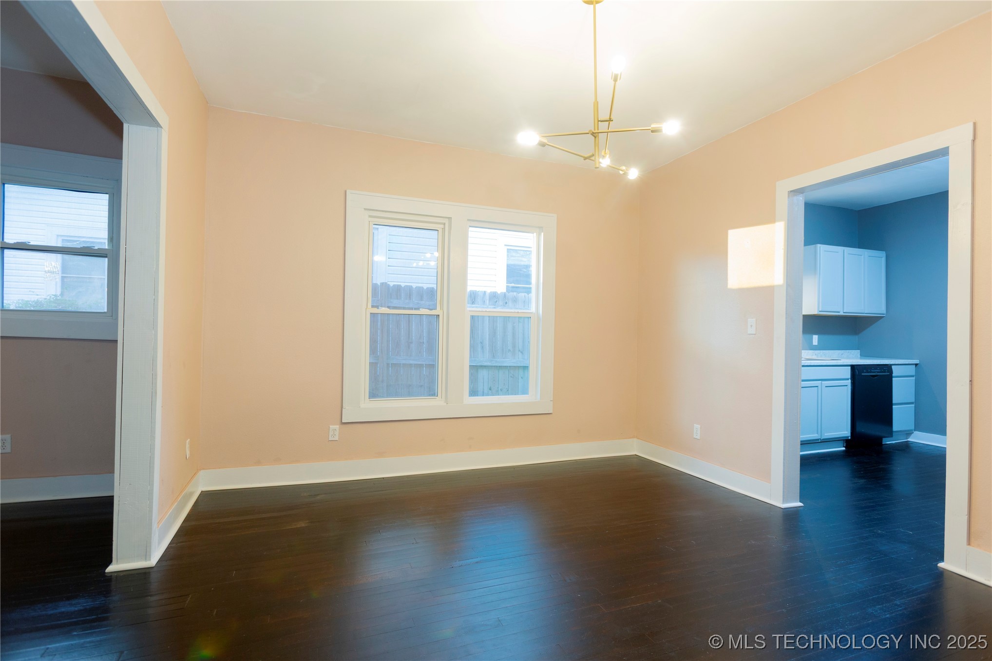 415 E Seneca Property Photo 7