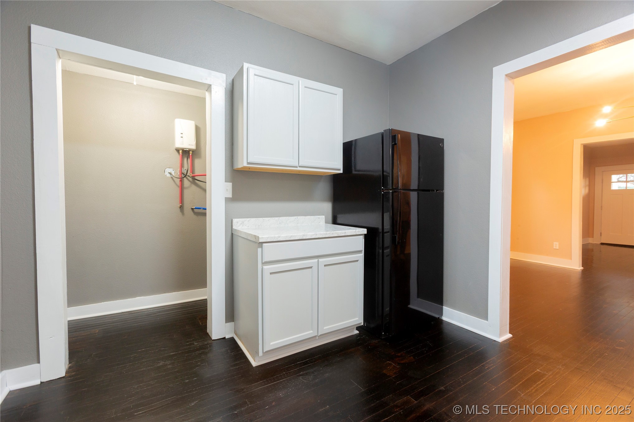 415 E Seneca Property Photo 10